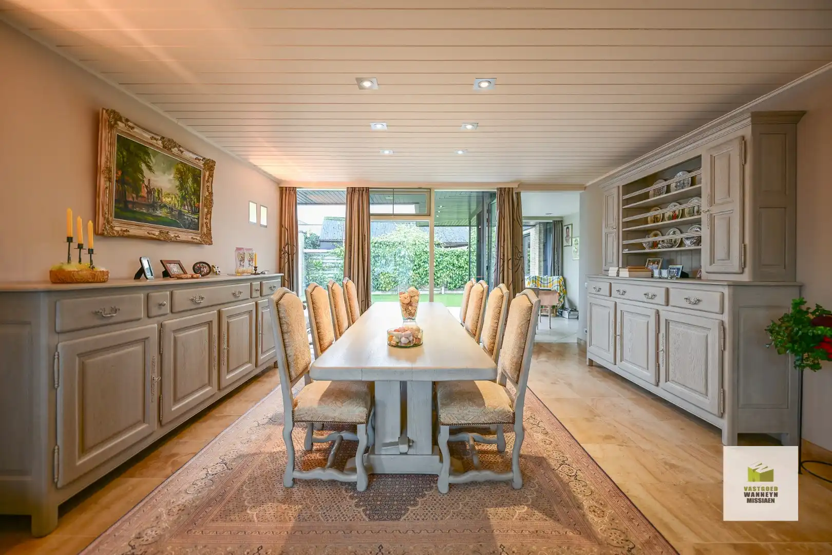 Gelijkvloerse woning met praktijkruimte (50m2) en loods (300m2) foto 4