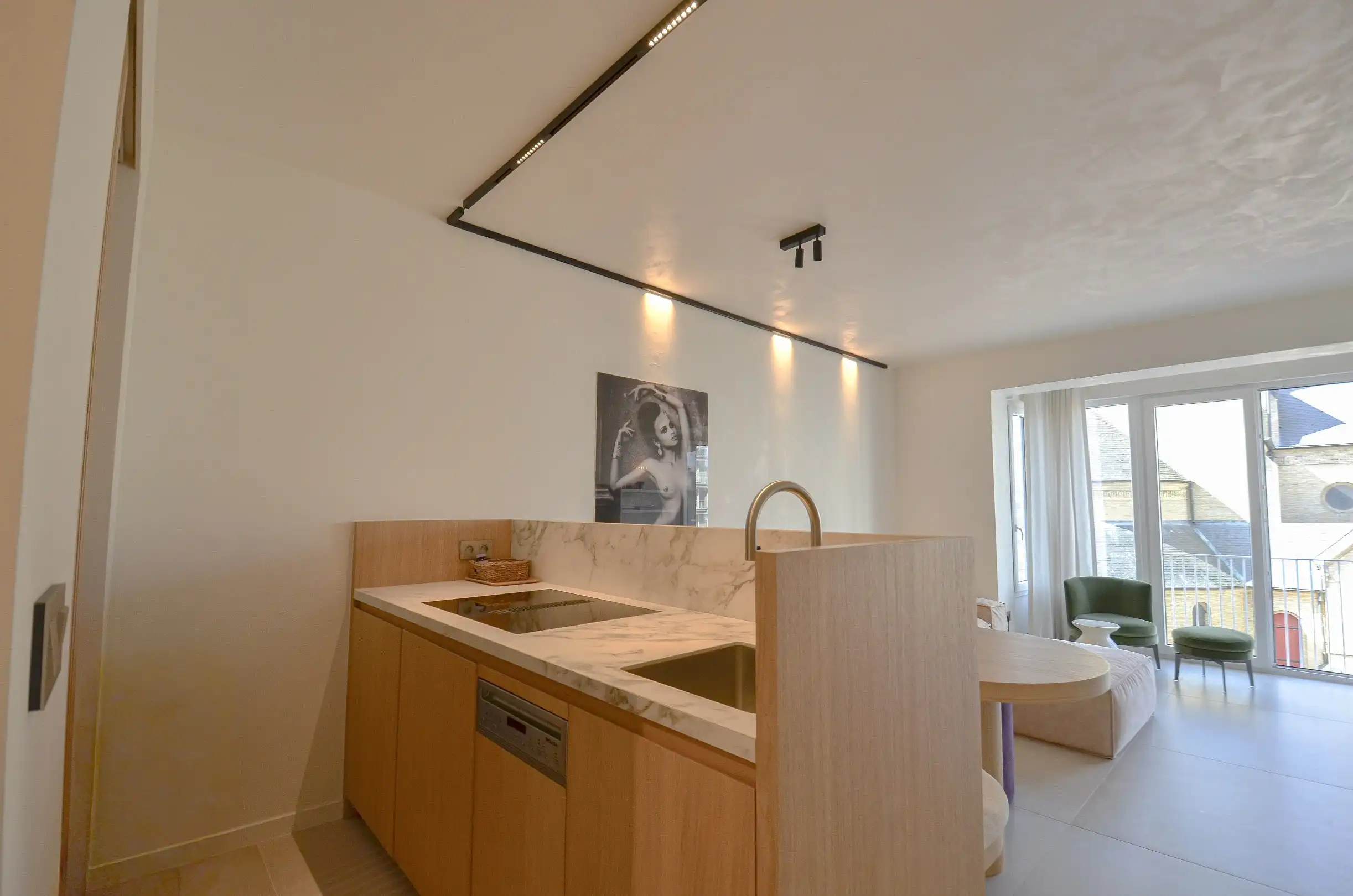 Stijlvol appartement met een open zicht gelegen nabij de Dumortierlaan. foto 9