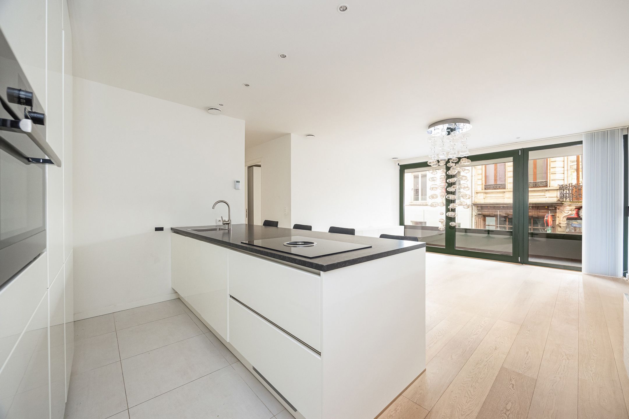 ANTWERPEN - Instapklaar 1-slaapkamer appartement foto {{pictureIndex}}