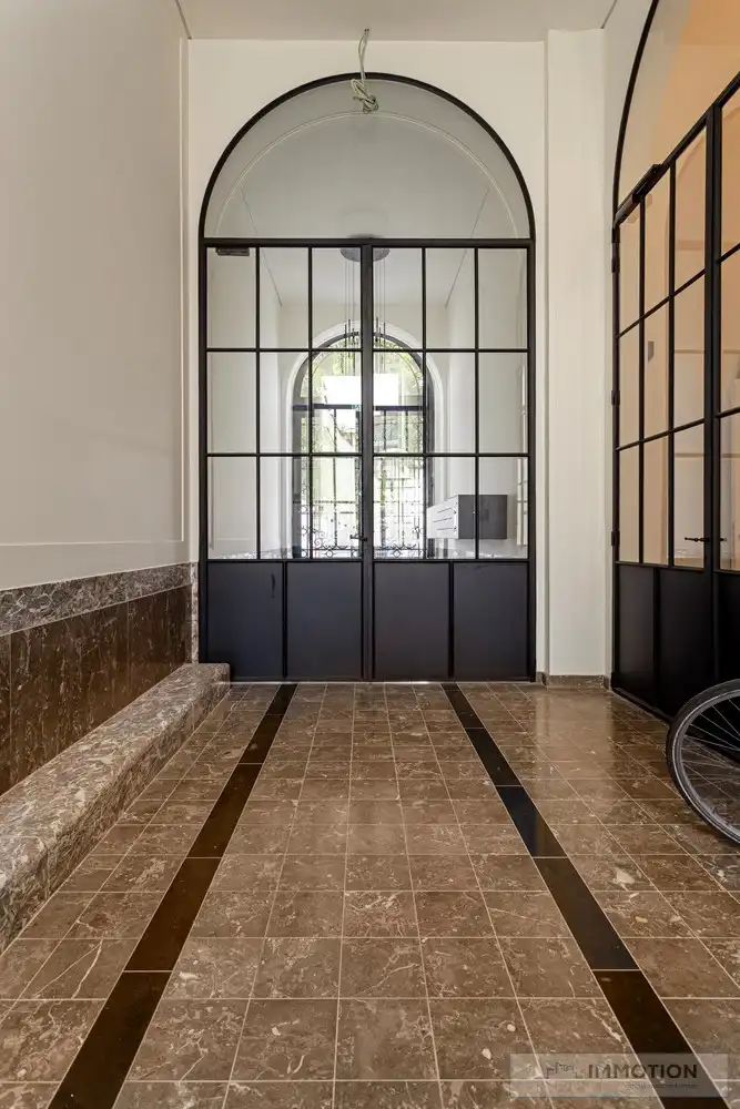 Prachtig appartement te huur in centrum Kortrijk - mét parking en kelder foto 22