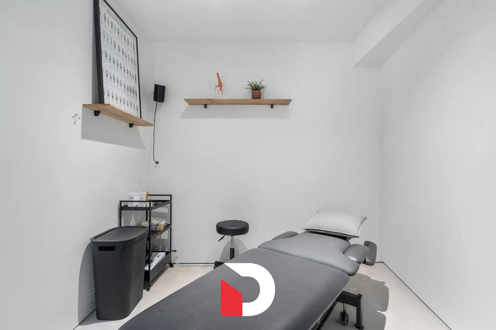 Recent en uniek gelegen kantoor -of praktijkruimte van 221 m² in centrum Brugge foto 7