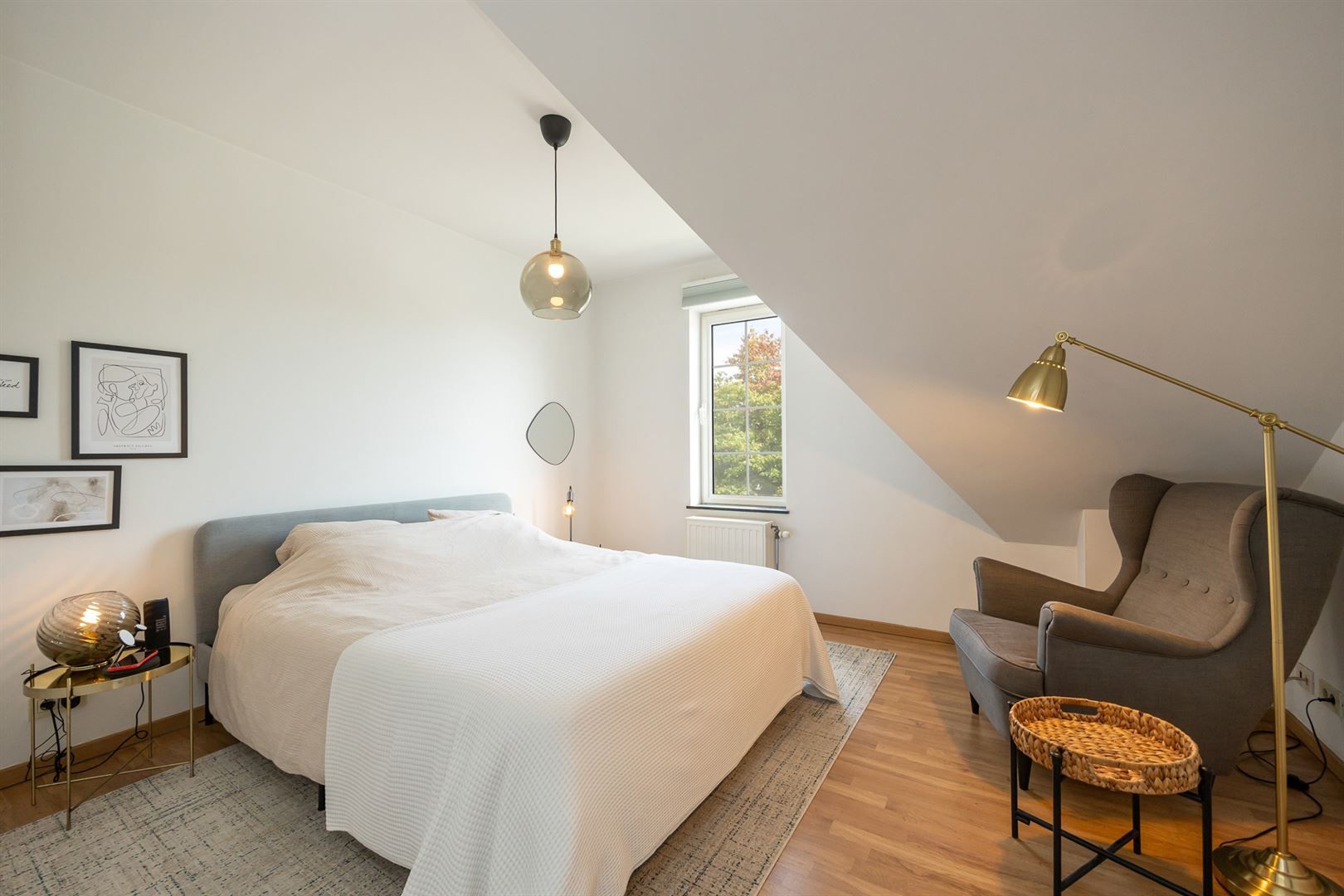 Lichtrijk penthouse met terras, zolder en dubbele garagebox. foto 12