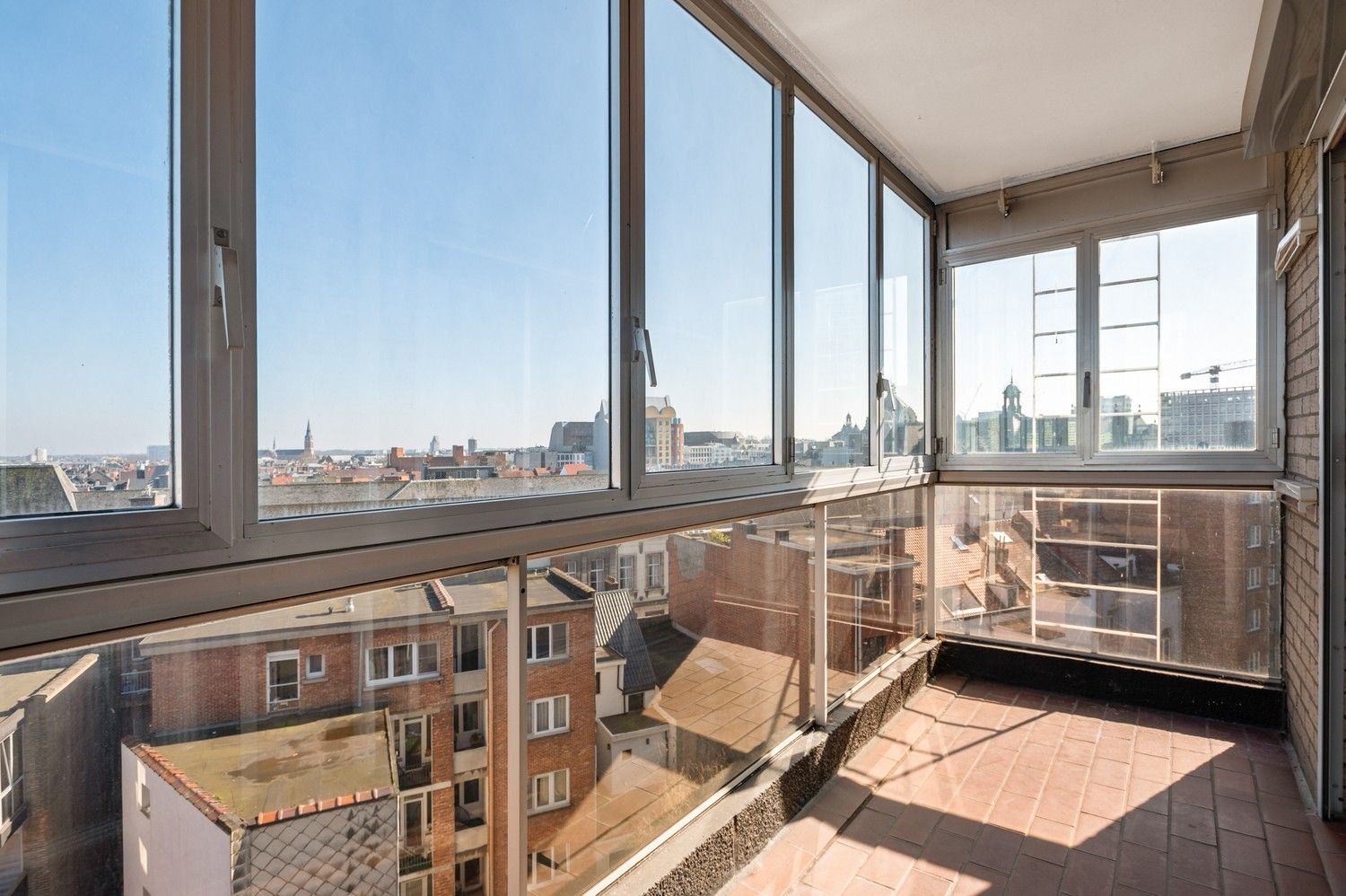 Te renoveren 3 slaapkamer appartement met prachtig uitzicht op de kathedraal in het centrum van Antwerpen! foto 25