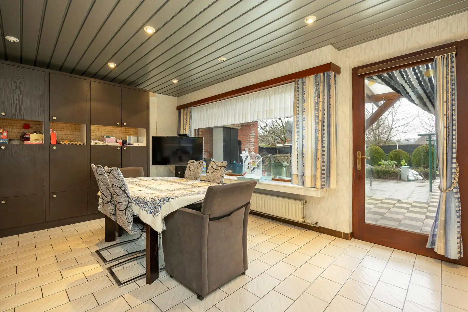 Charmante woning met drie slaapkamers. foto 16