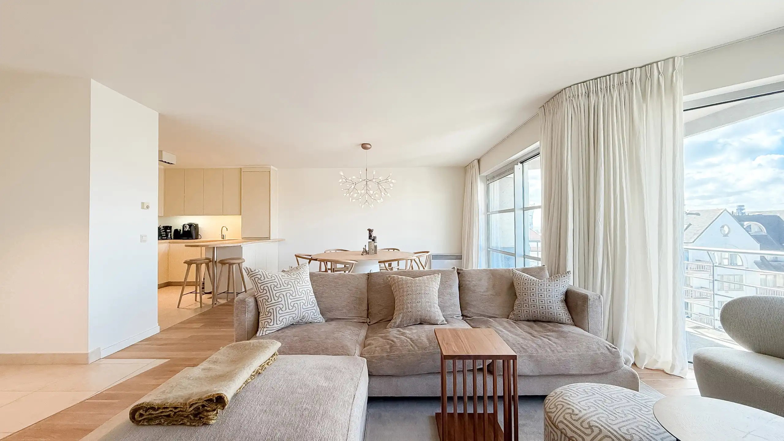 Lichtrijk appartement met terras en zeezicht in Duinbergen foto 7