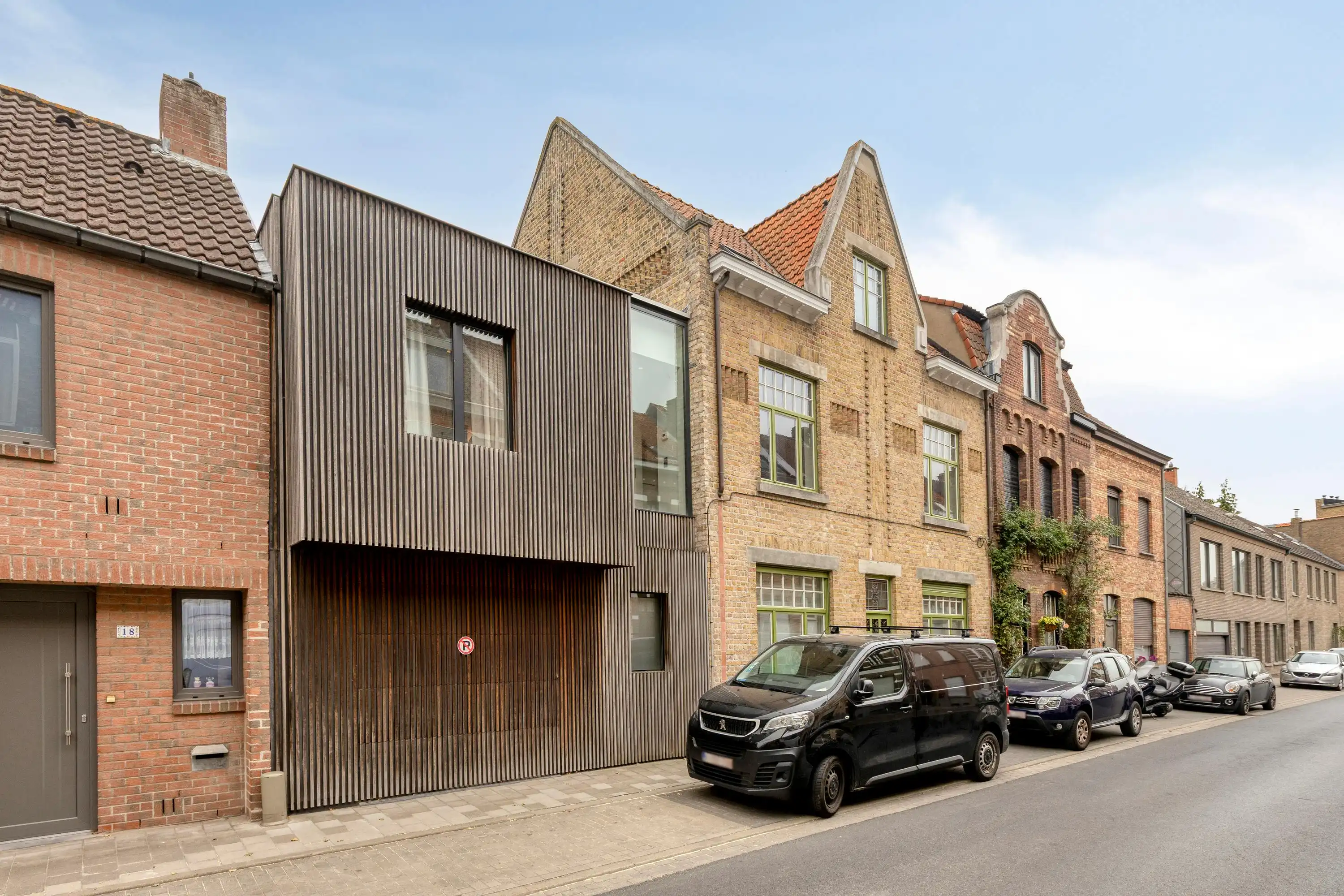 Klassevol huis met 5 slaapkamers, 3 badkamers, garage en ruime tuin te Sint-Kruis (Brugge) foto 21
