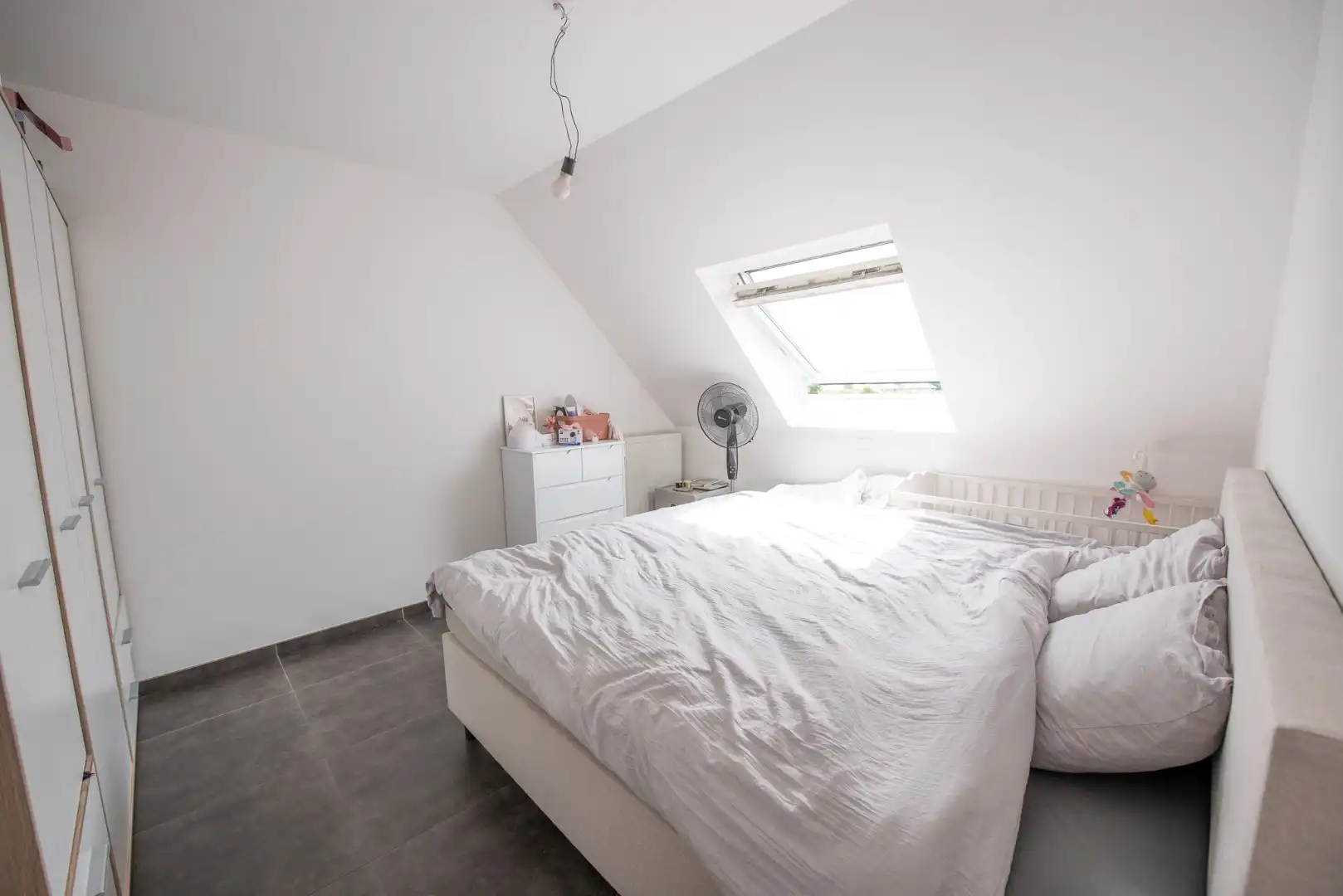 Ruim dakappartement met 2 ruime zonneterrassen te huur in Zulte foto 4