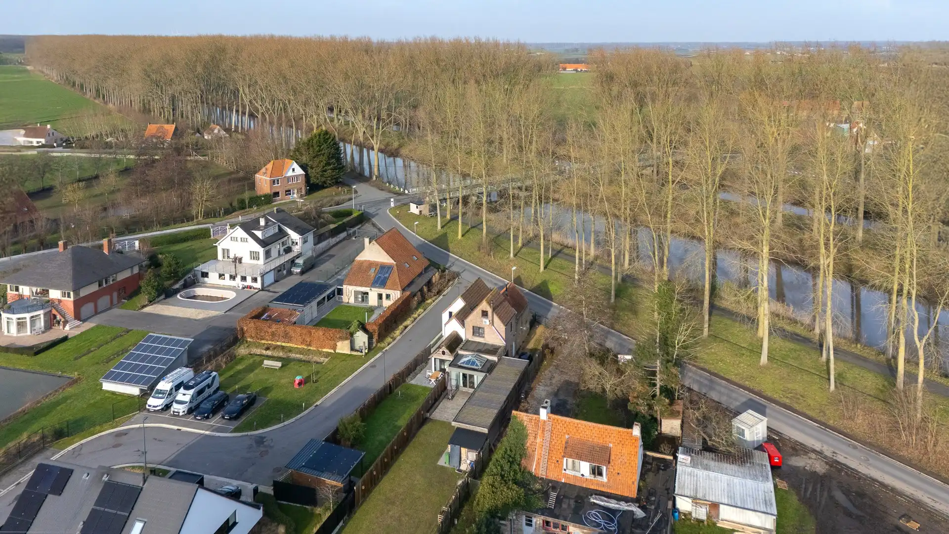 Hoofdfoto van de publicatie: Charmante woning met een zalige tuin te Moerkerke