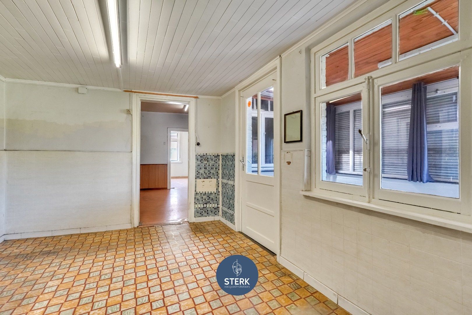 TE VERNIEUWEN WONING OP EEN PERCEEL VAN CIRCA 19 ARE TE LANAKEN !  foto 9