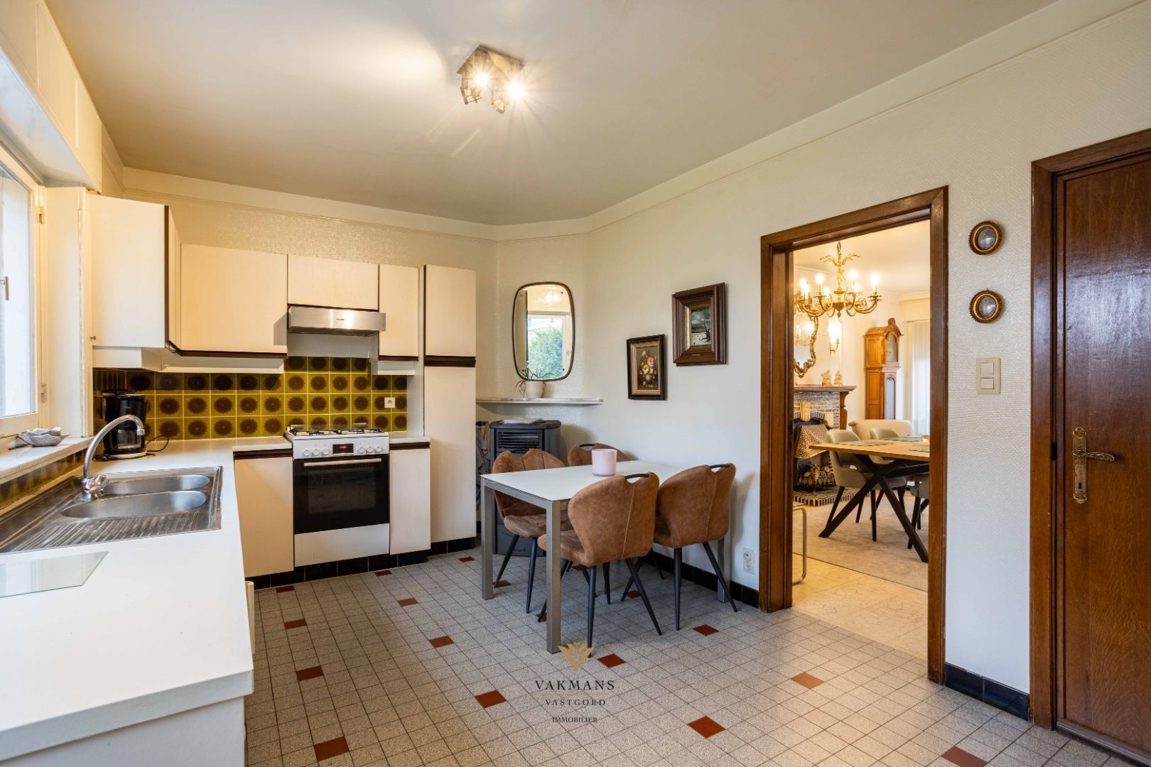 Zeer toffe ruime woning met garage en tuin foto 11