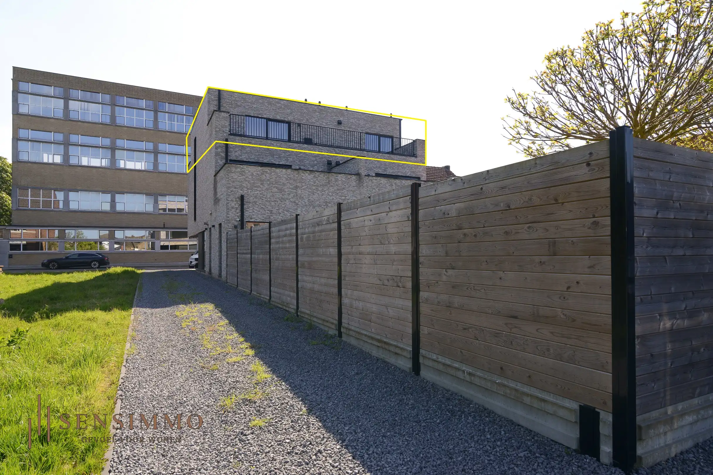 Instapklaar & energiezuinig 1-slaapkamerappartement met 2 terrassen en parking in Maasmechelen foto 20