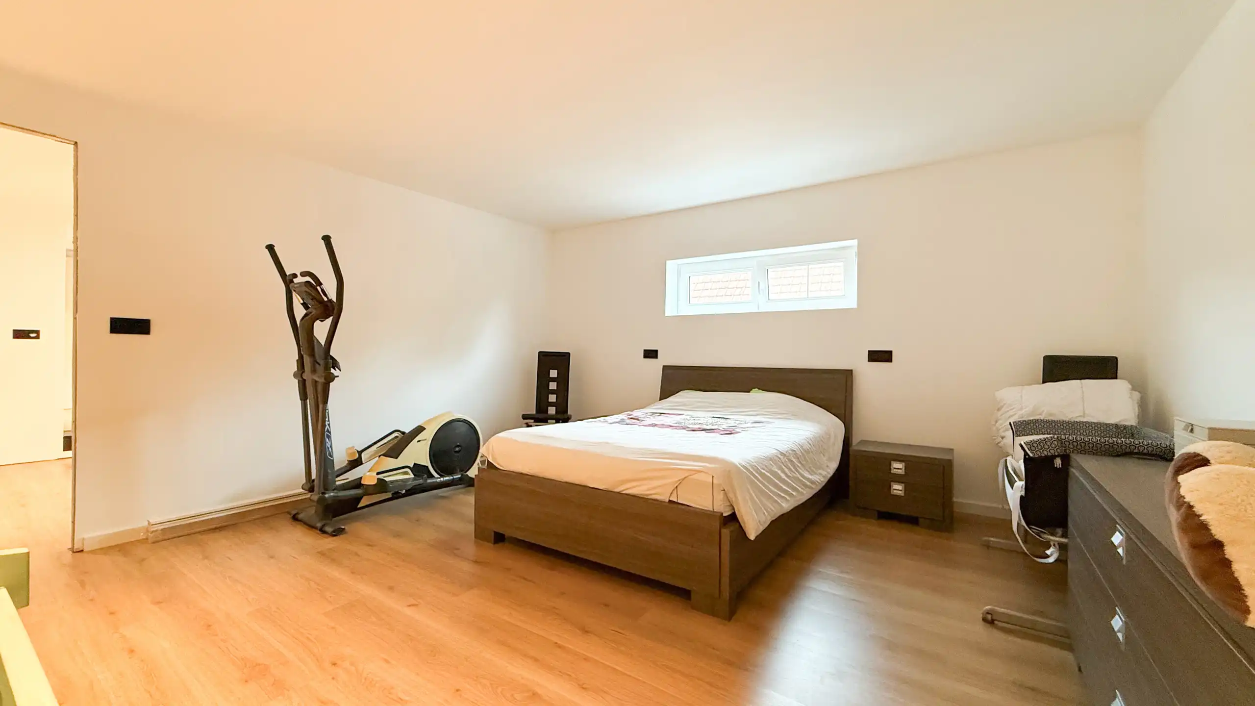 Gerenoveerde woning met veel ruimte en 6 slaapkamers! foto 32