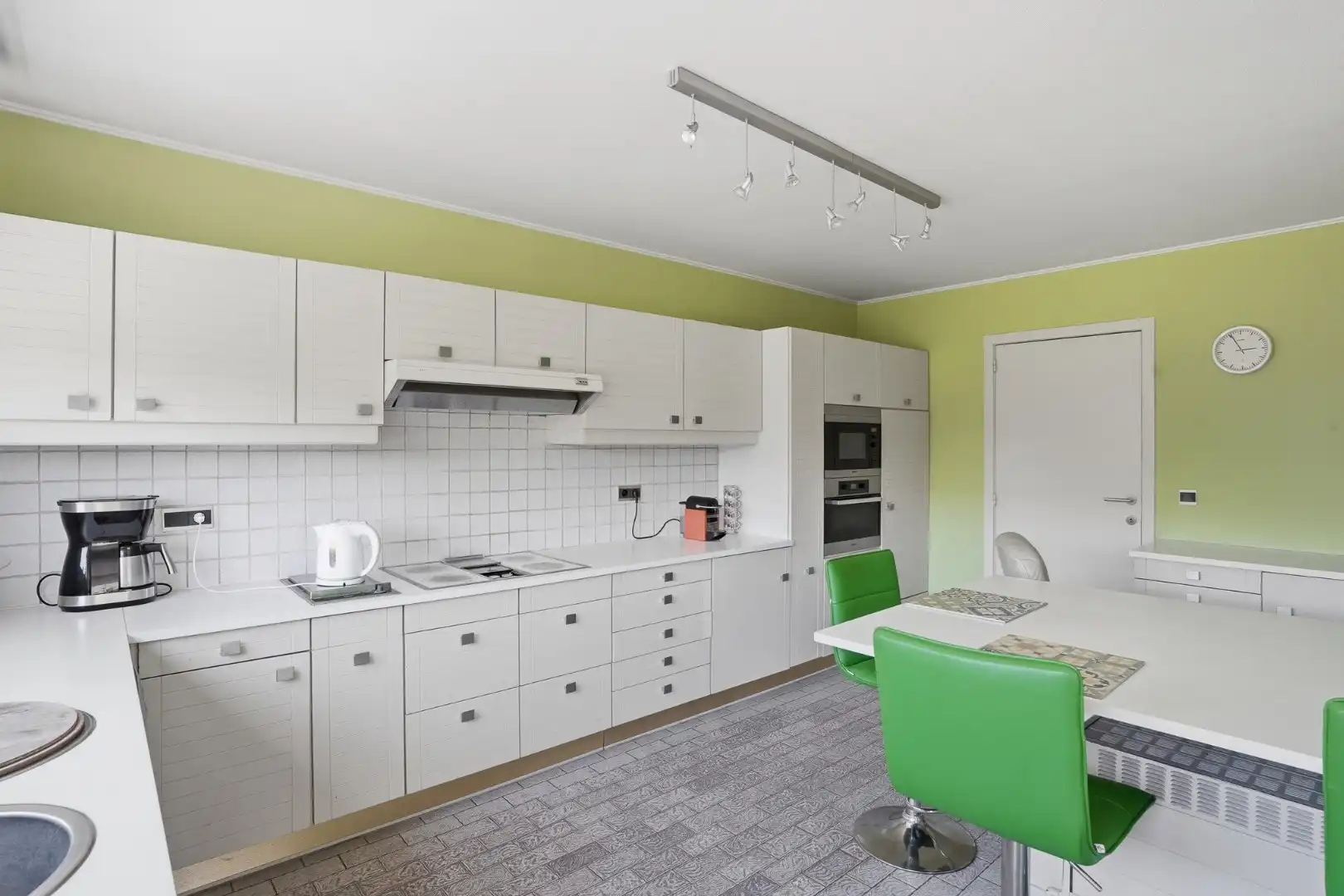Alleenstaande woning met zonnige tuin op 980 m² foto 10