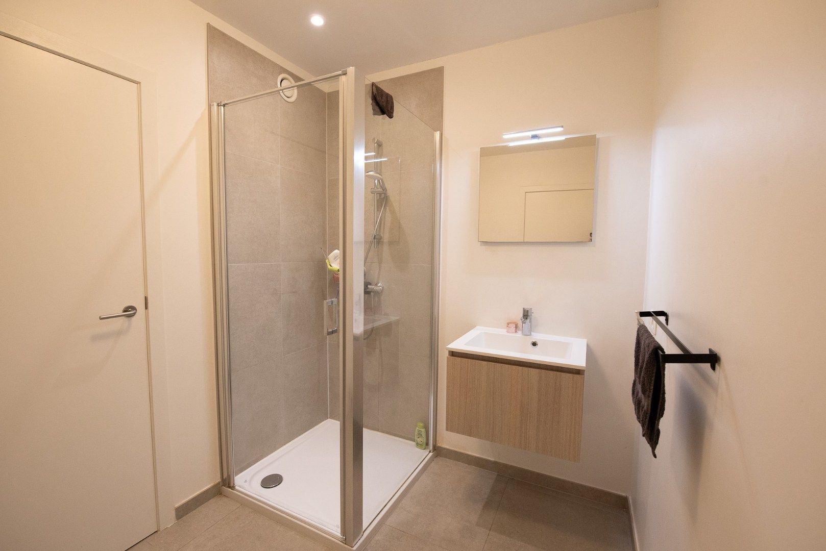 Topper! Ruim 3 gevel-appartement van 118 m² met ruim terras van 21,5 m² en parkeerplaats te Sint-Eloois-Vijve foto 11