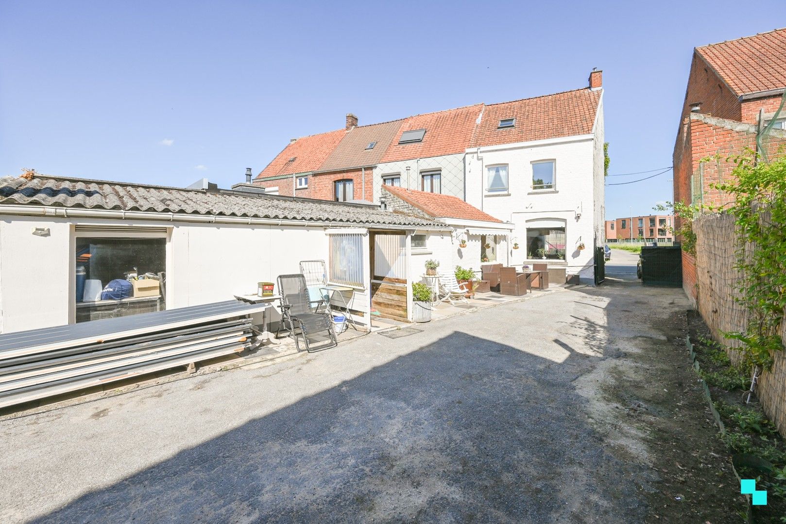 Halfopen woning met opslagruimte nabij centrum Izegem foto 28