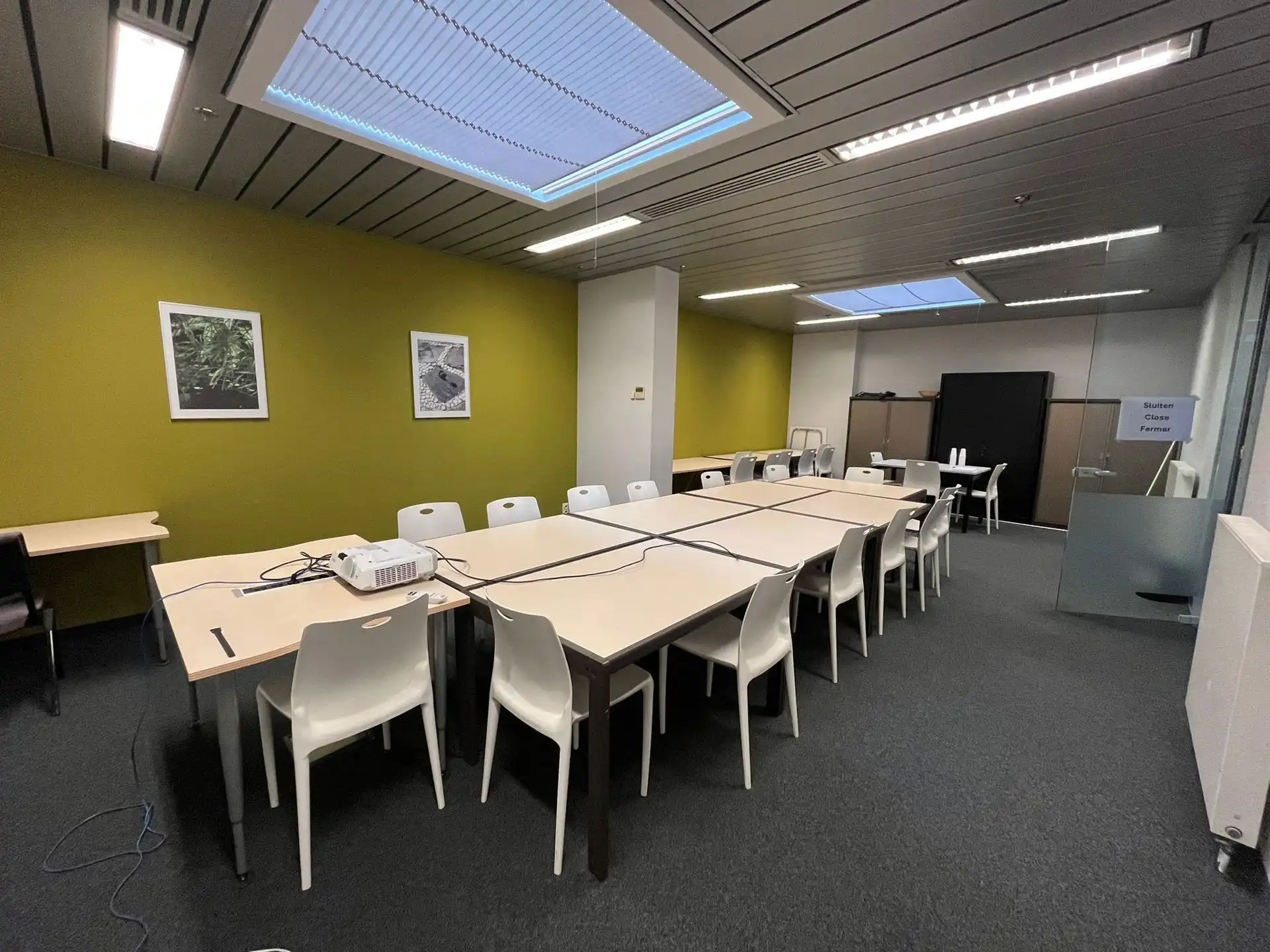 Moderne showroom te Wijnegem foto 12