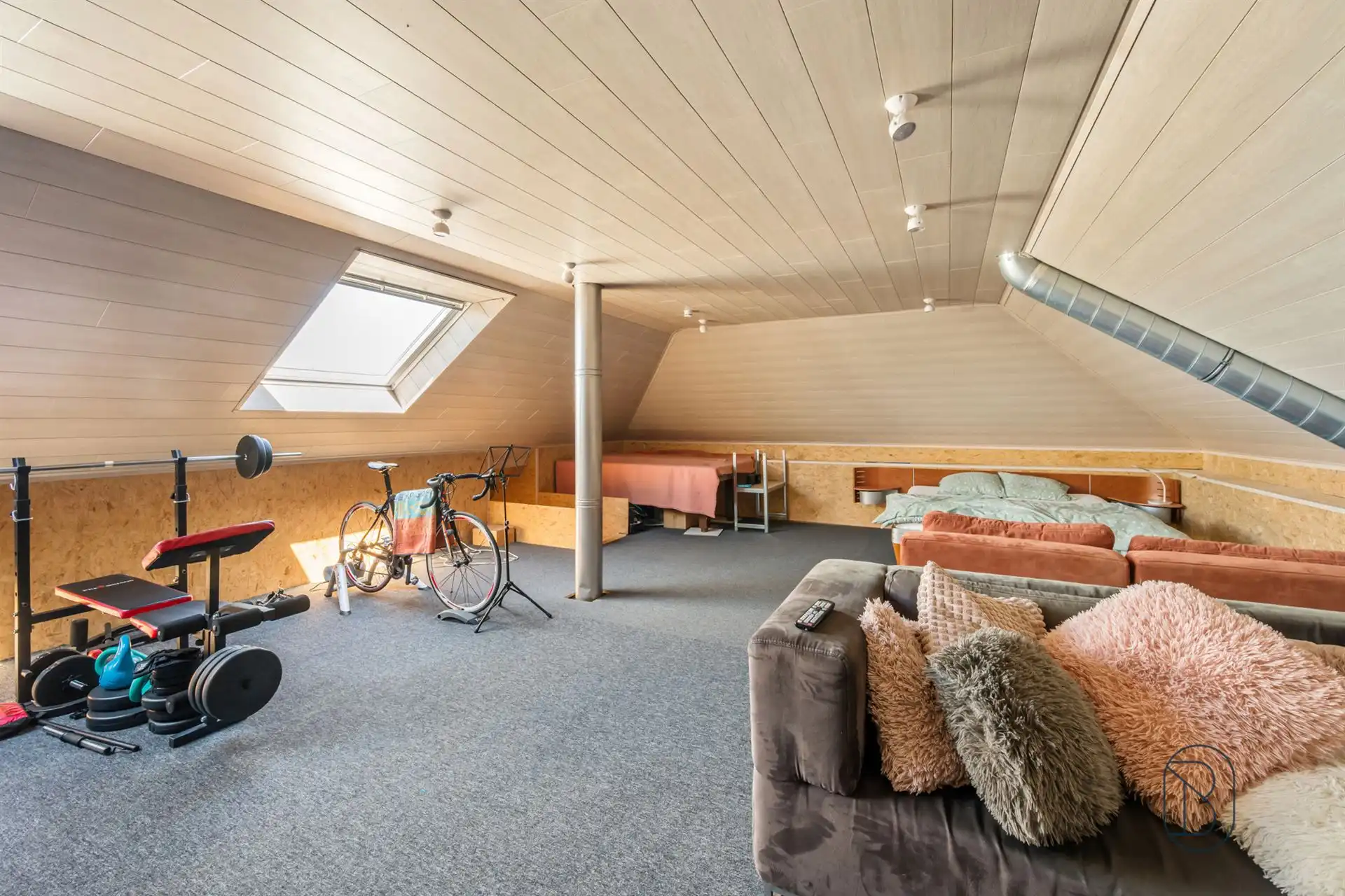 Grote energiezuinige villa met zwemvijver en mooie tuin foto 20
