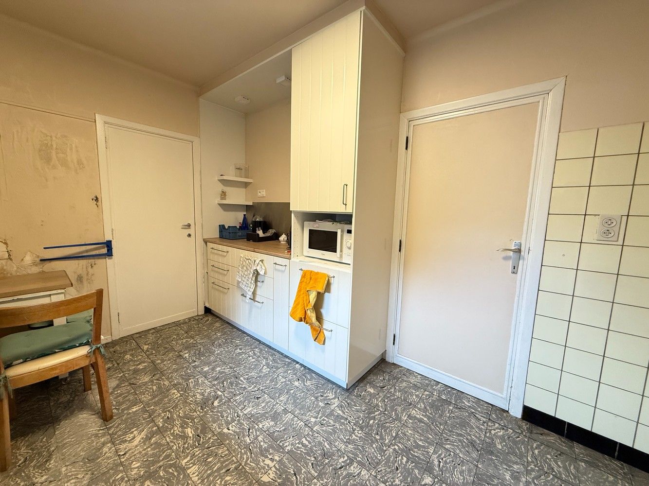 Woning met achterliggend magazijn op 15 are 29 ca. foto 6