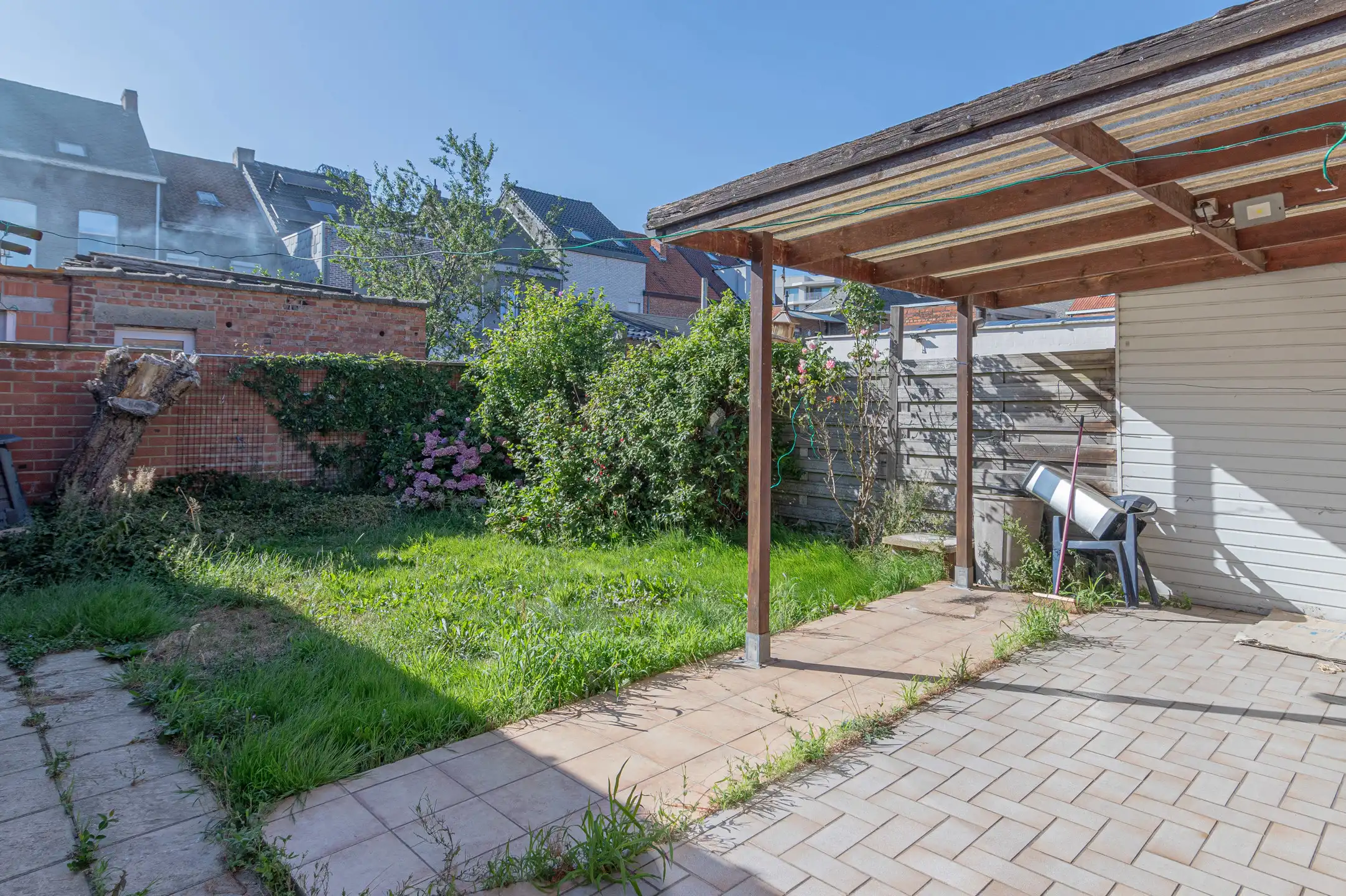 Gezellige halfopen bebouwing met garage en knusse tuin foto 9