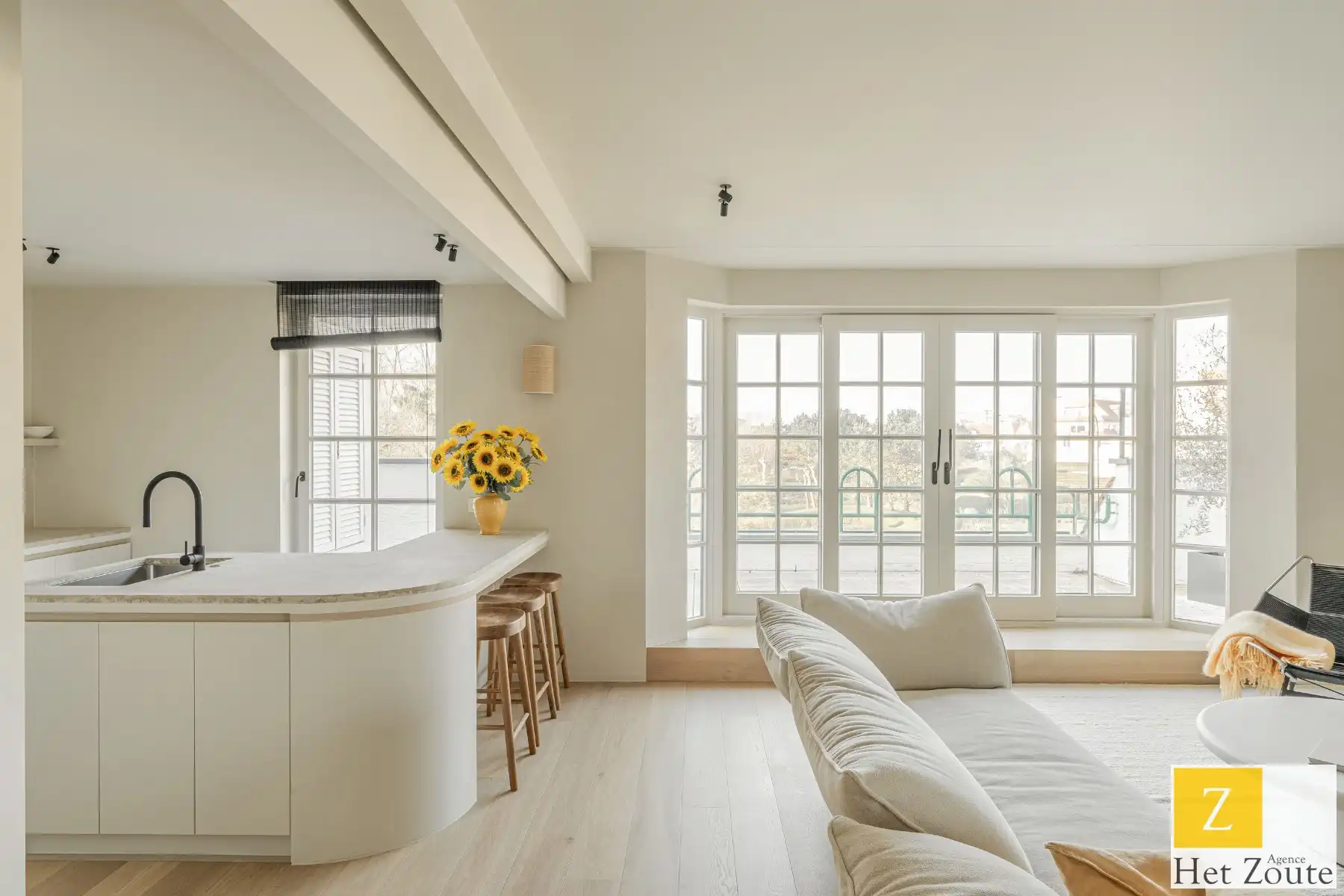 Magnifiek gerenoveerd appartement in res. Tennis Gardens foto 12