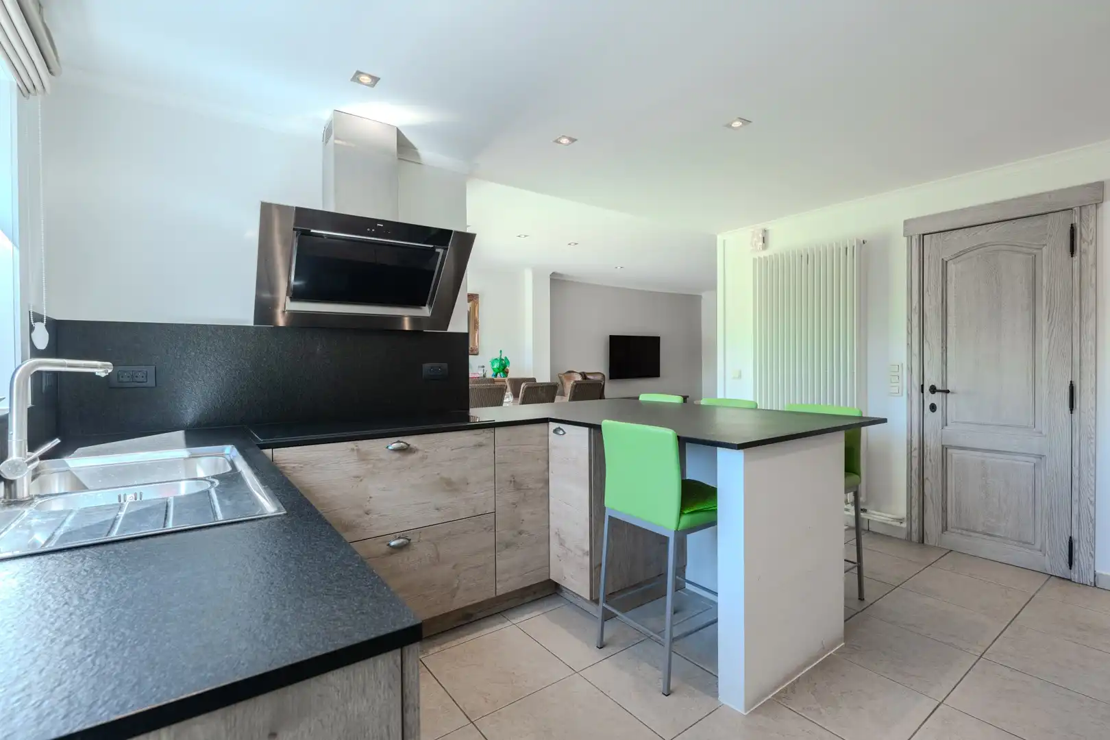 Gezinswoning met 3 à 4 slpks en garage in het centrum foto 6