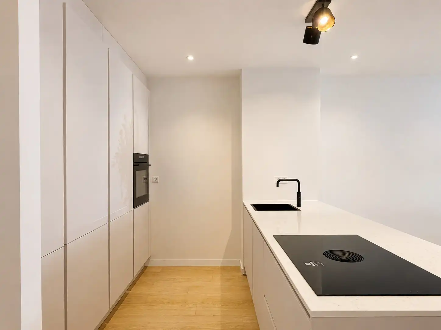 Vernieuwd appartement vlakbij het strand foto 6