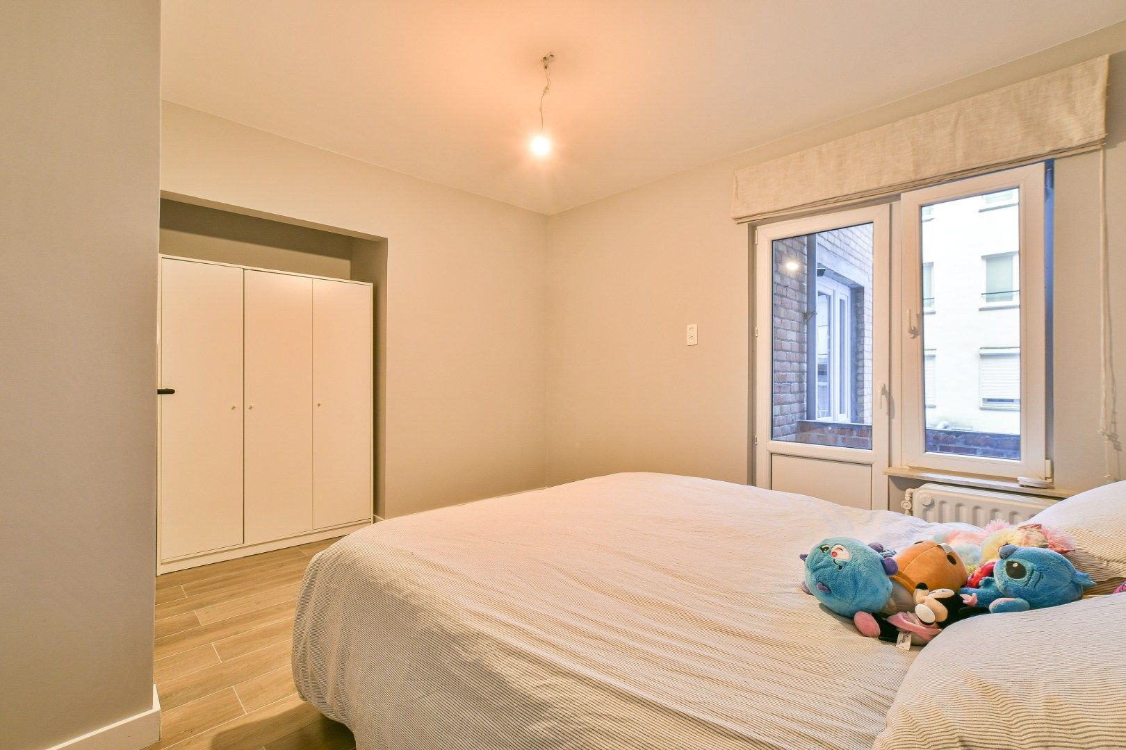 Gerenoveerd 2-slaapkamerappartement op toplocatie - vlakbij de zeedijk! foto 23