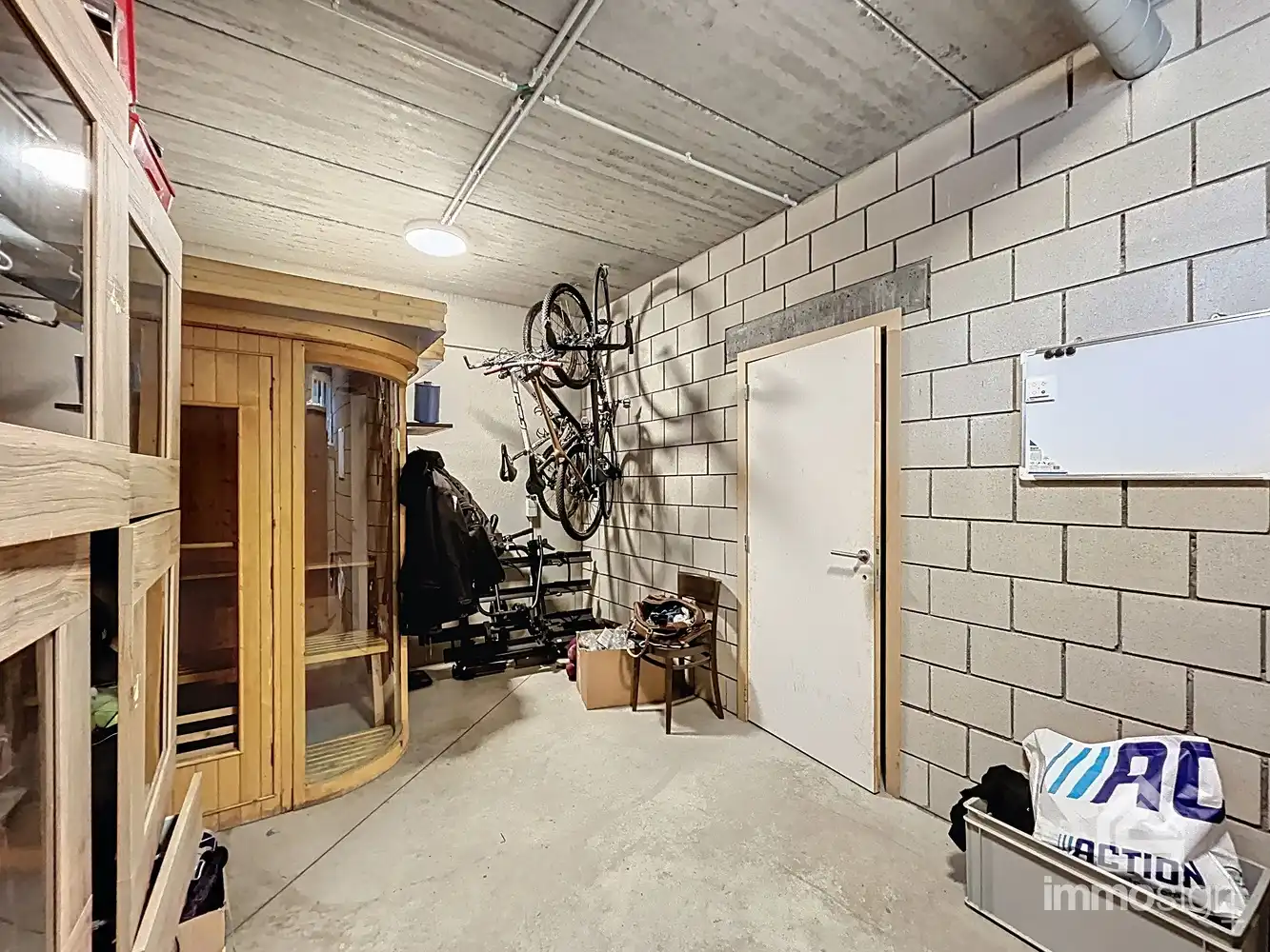 Veelzijdige halfopen bedrijfshal met kantoor en buitenruimte in Pelt! foto 8