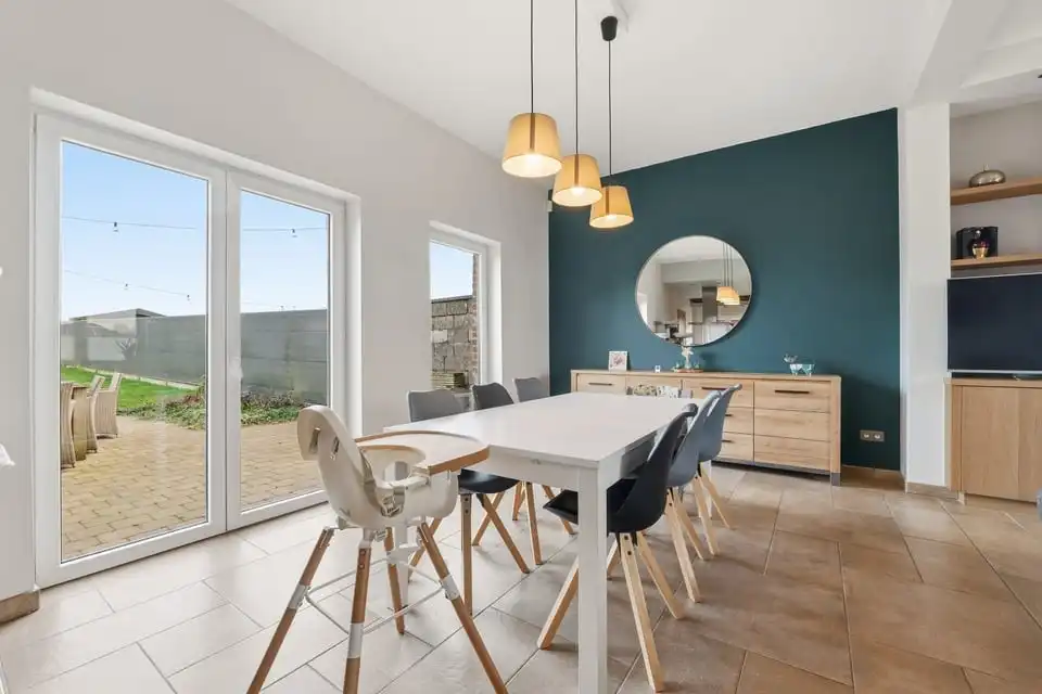 KNAP GERENOVEERDE GEZINSWONING MET 3 SLKS, TUIN EN CARPORT IN JEUK foto 10