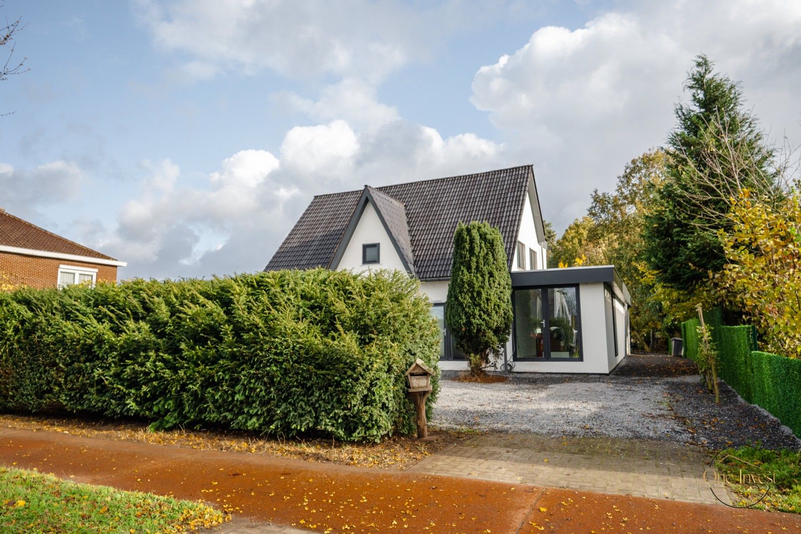 Ruime gerenoveerde woning op perceel van 1700 M2 foto 42