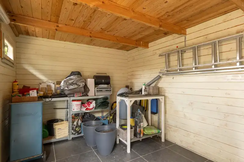 Prachtige alleenstaande instapklare woning met 5 slaapkamers inpandige garage, mooi terras en tuin TE KOOP in hartje Sint-Baafs-Vijve foto 29
