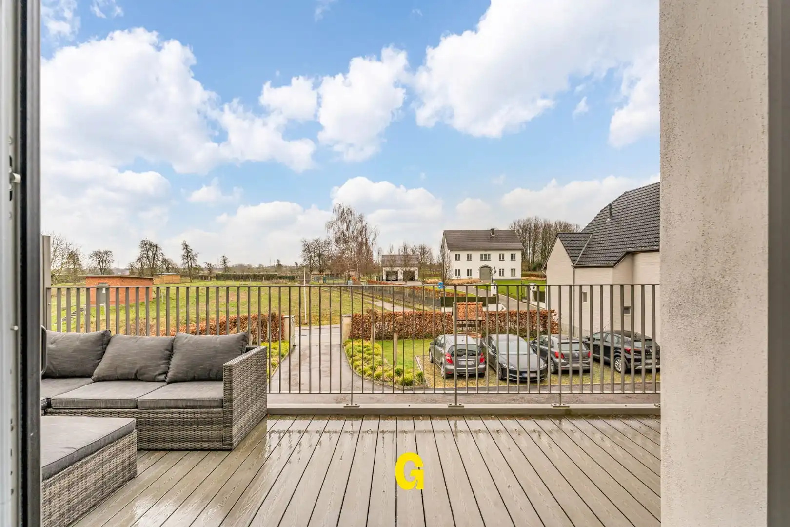 Netjes gerenoveerd twee slaapkamer appartement met terras en 2 standplaatsen in een kleinschalige residentie te Rijkhoven foto 10