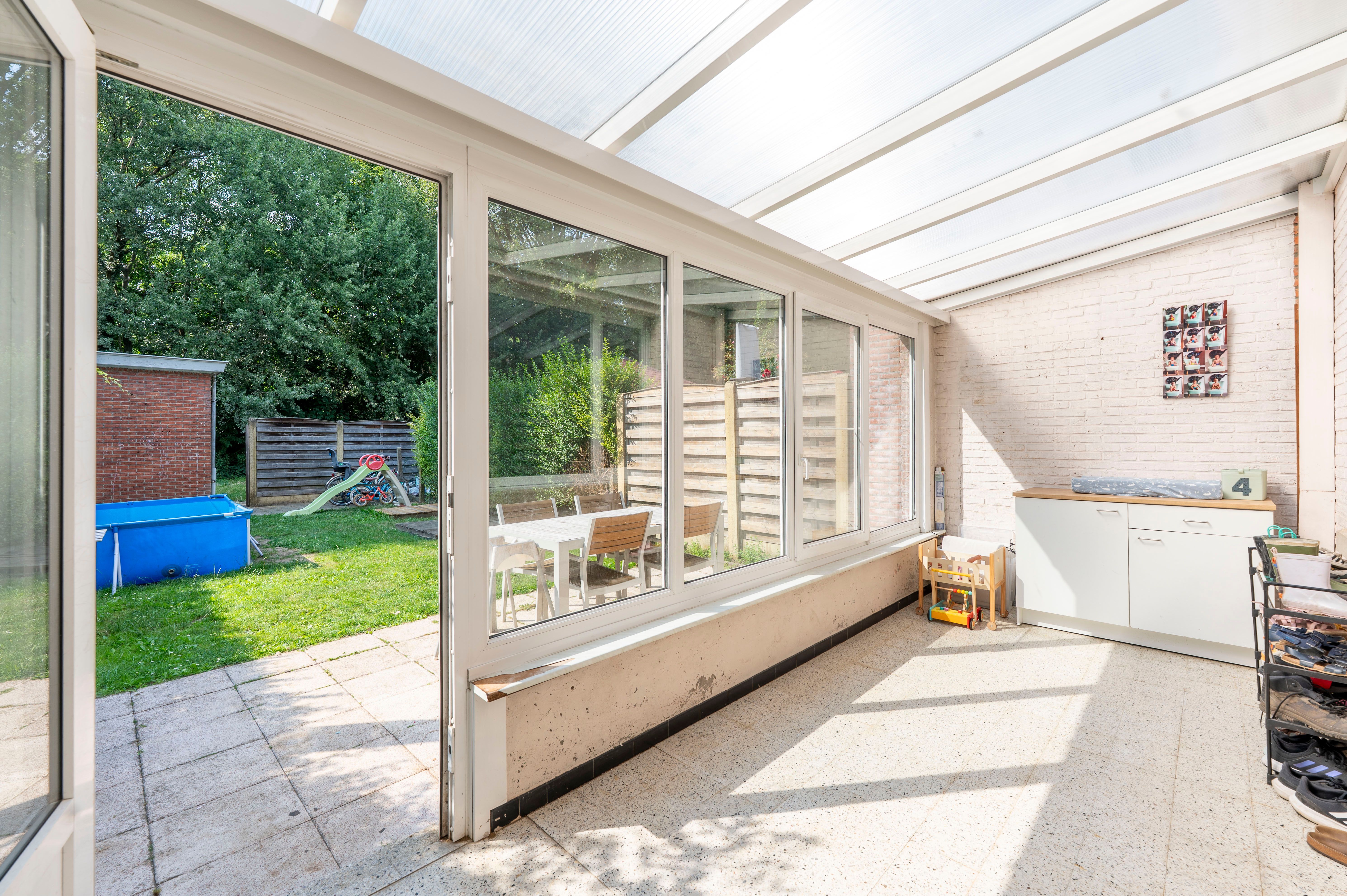 Instapklare gezinswoning met tuin en achteringang op centrale locatie in Ekeren! foto 12