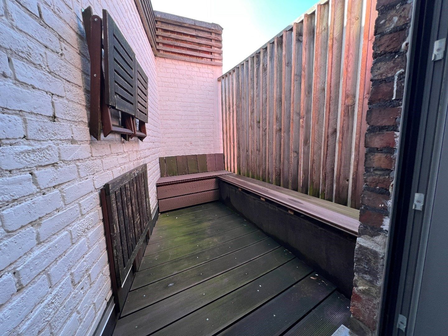 Gezellige rijwoning met 1 slaapkamer (+ bureau) en terras (2 slpks mogelijk) foto 2