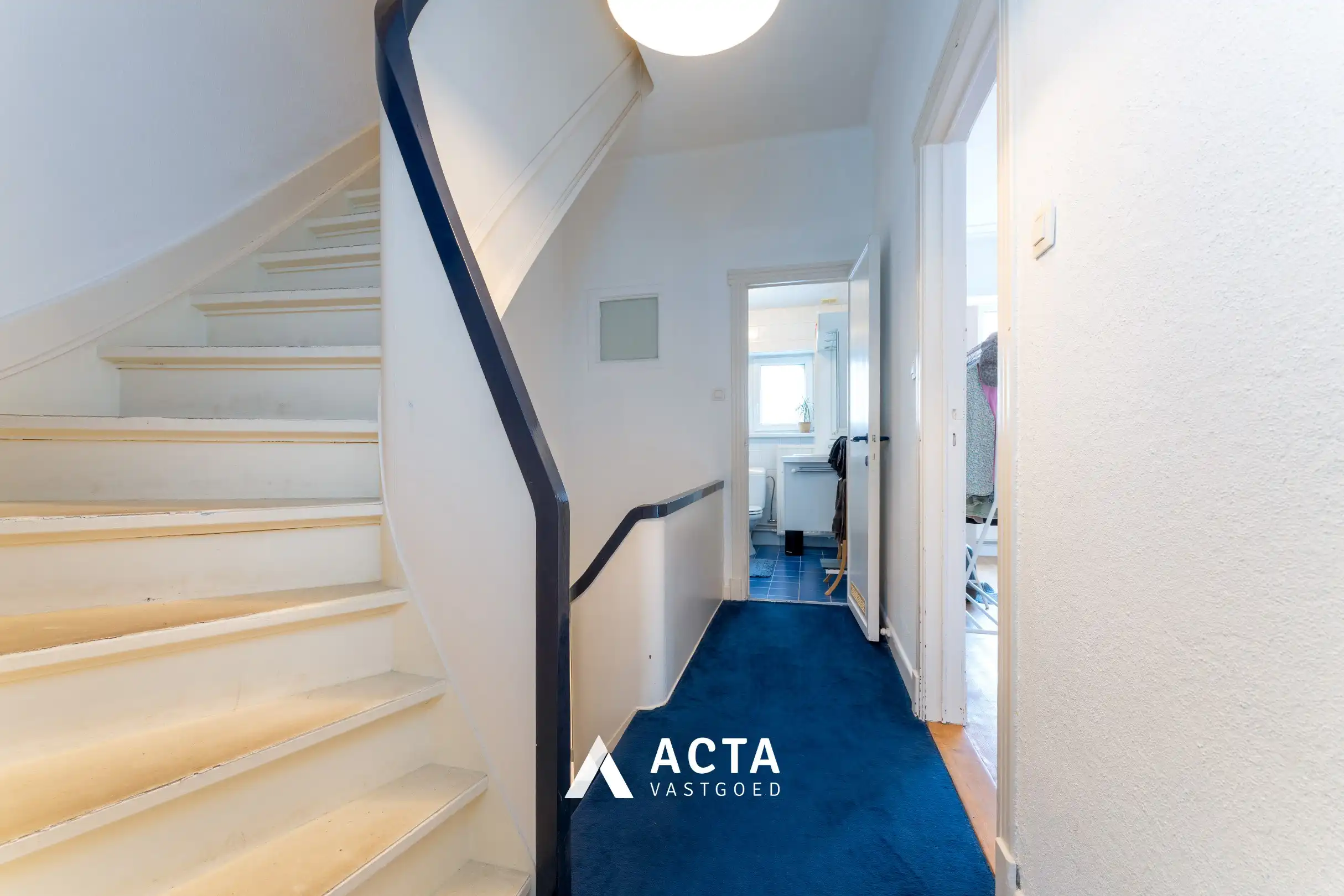 Instapklare Modernistische stadswoning met tuin foto 9