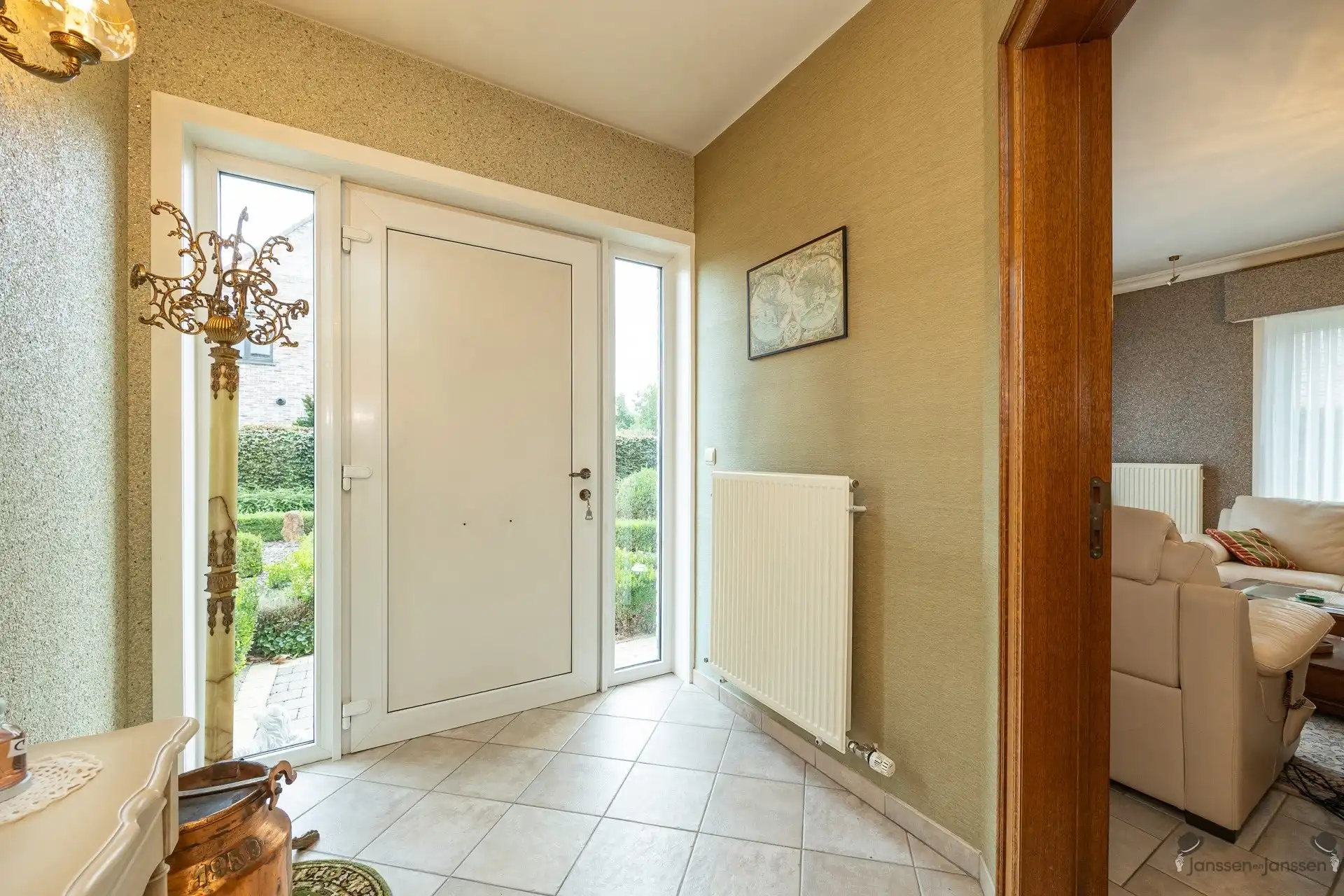Rustig gelegen bungalow op 1600m² terrein  foto 4