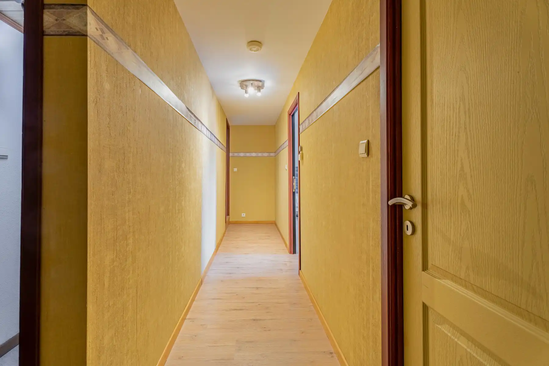 Ruime gezinswoning met 5 slaapkamers. foto 16