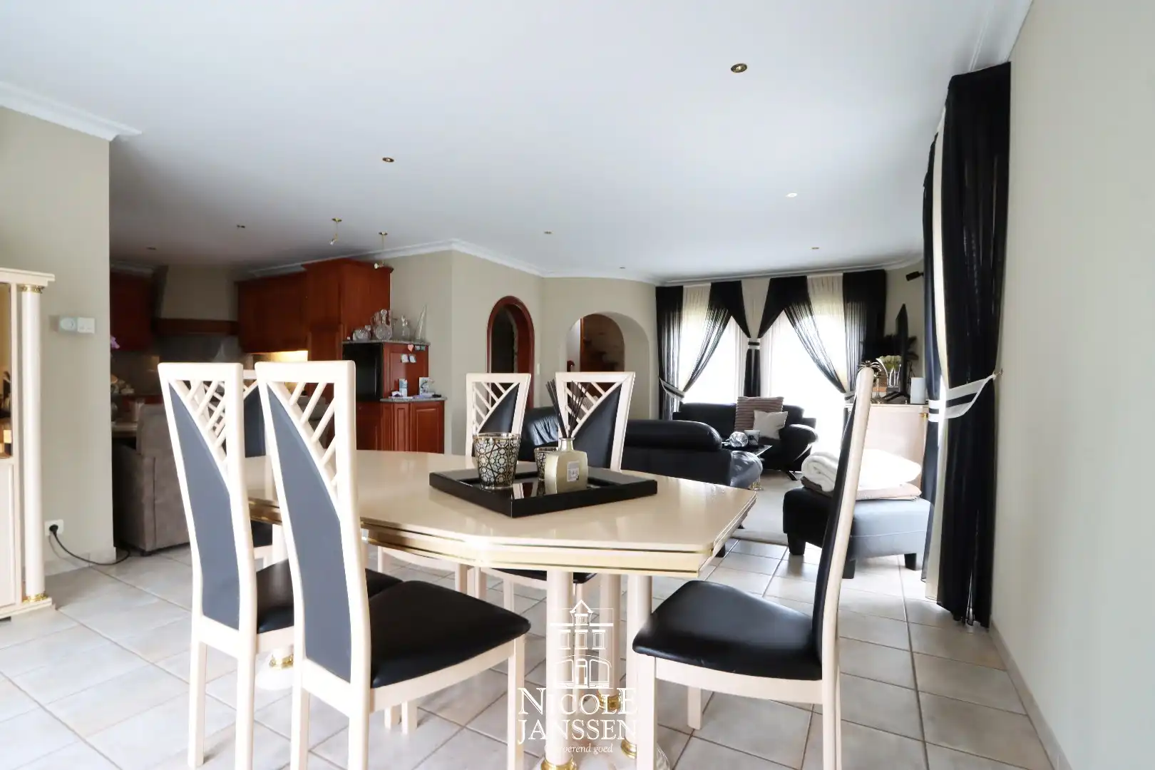 Ruime mediterrane villa  foto 8