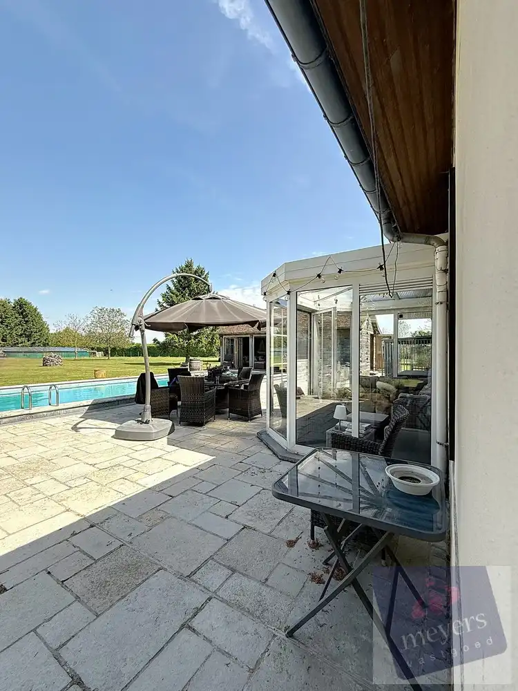 Hoeve met zwembad op 1,2 ha in Alken foto 11