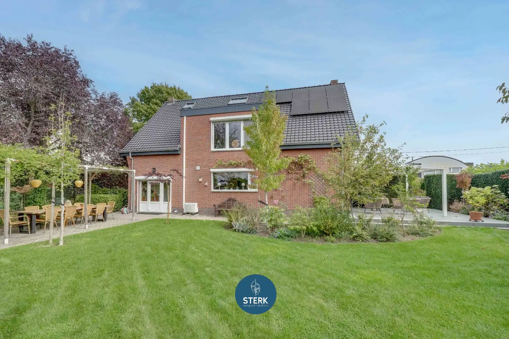 INSTAPKLARE VILLA MET EPC B OP ROYAAL PERCEEL VAN 12A 50CA NABIJ MAASTRICHT !  foto 24