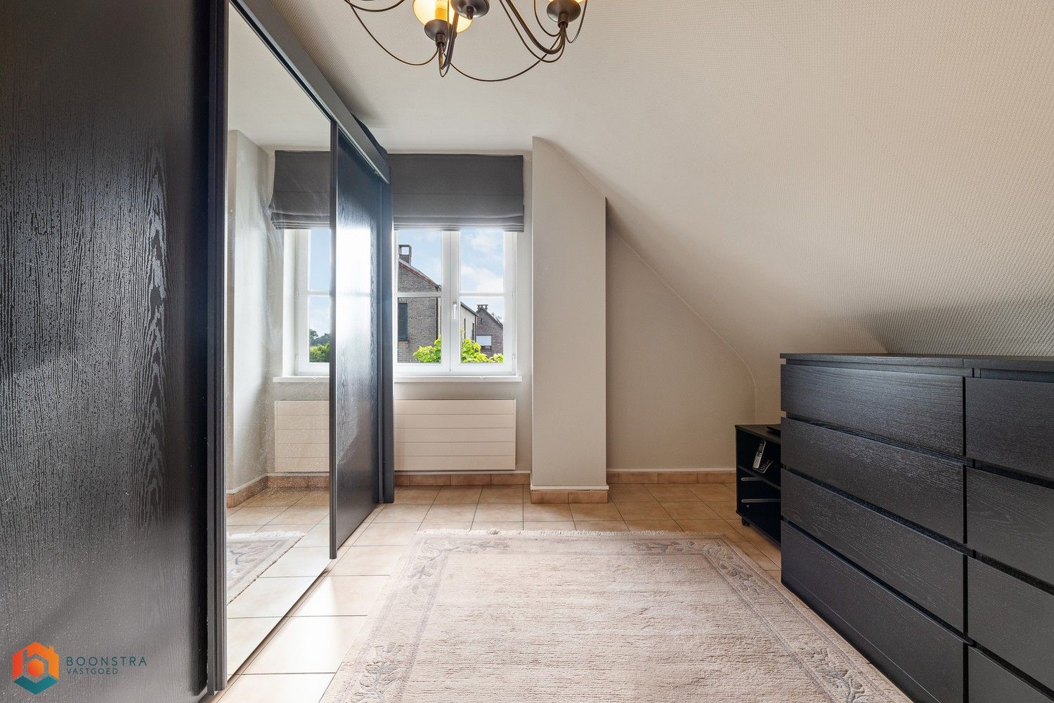 Woning met 4 slpkrs en royale tuin op een perceel van 1638 m² foto 19