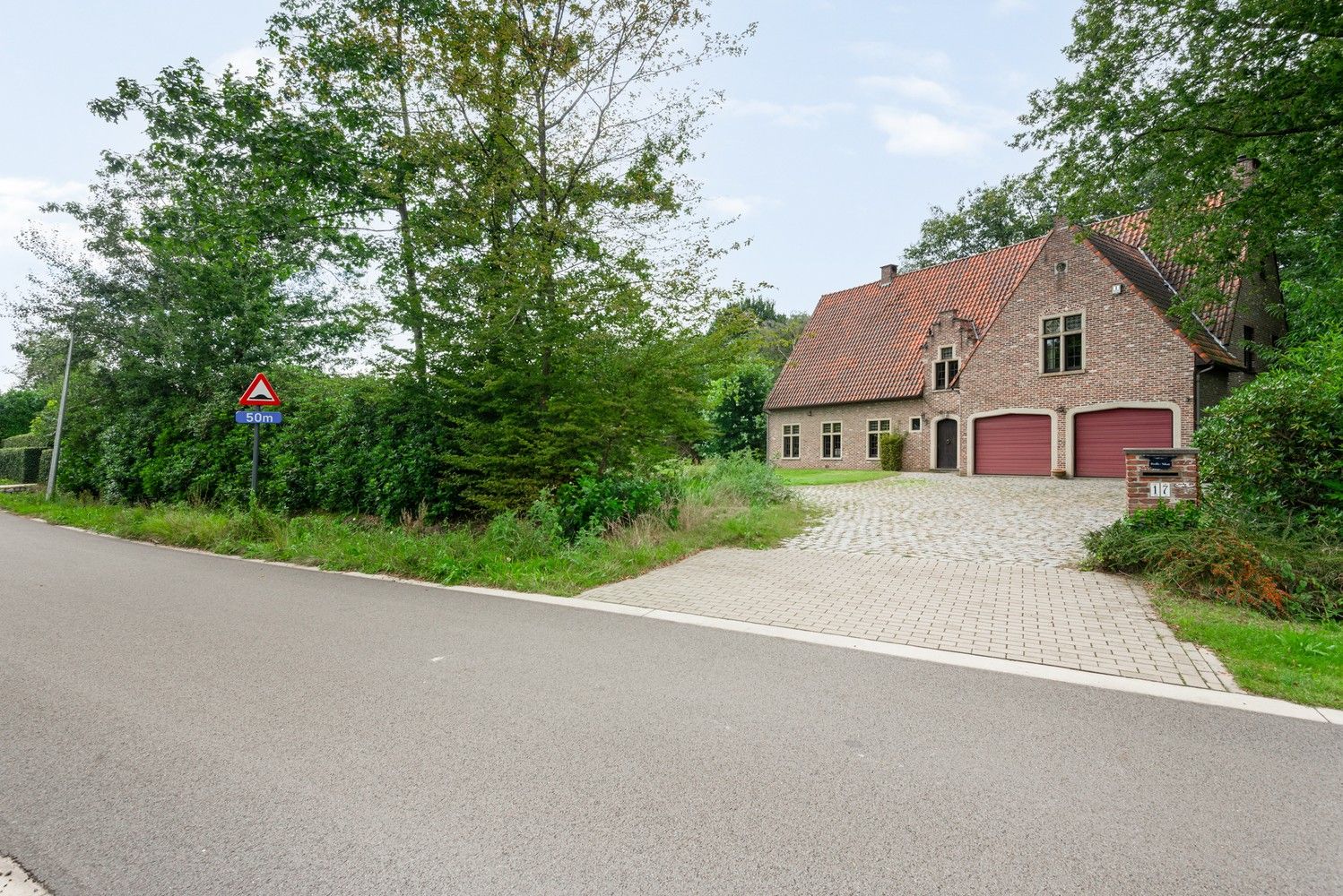 Charmante villa met 5 slaapkamers, 2 badkamers op 2144m² te Schotenhof! foto 2