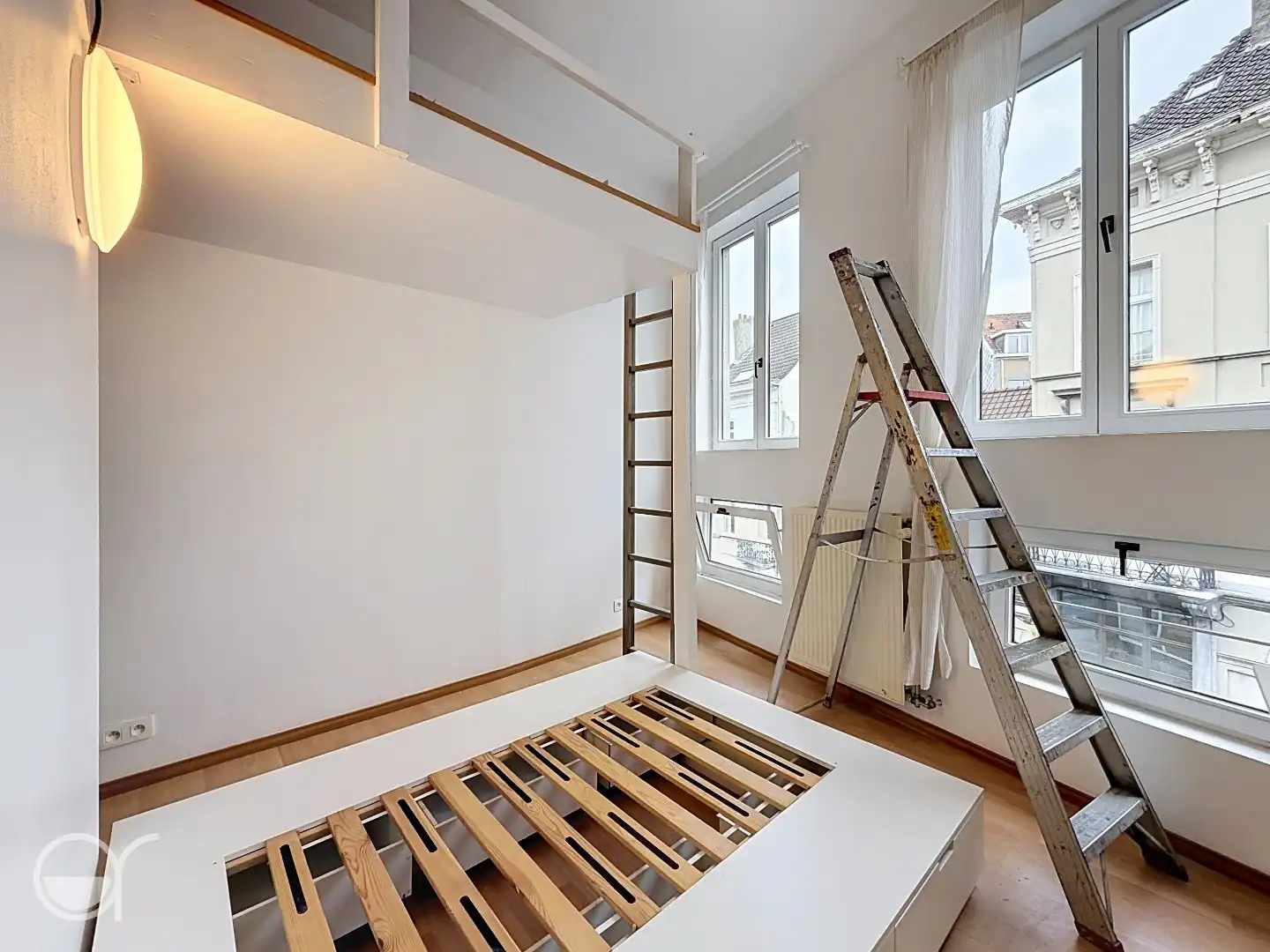 Gemeubeld duplex appartement met 2 slaapkamers & bureau – centrum Gent foto 8