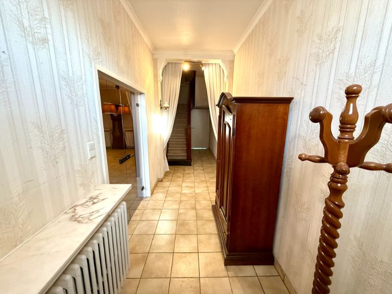 Ruime woning met 3 slaapkamers en dubbele garage foto 3