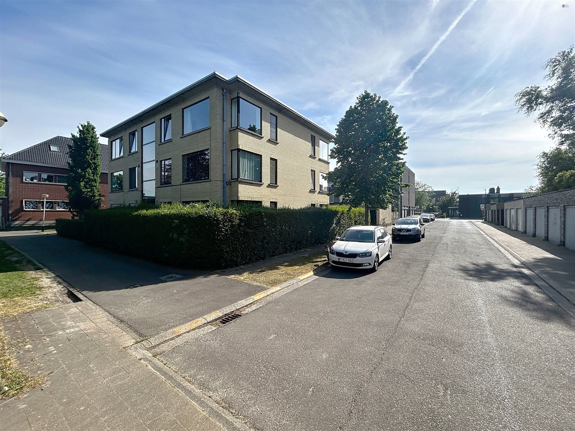 Prachtig drie slaapkamer appartement in hartje Beveren! foto 13