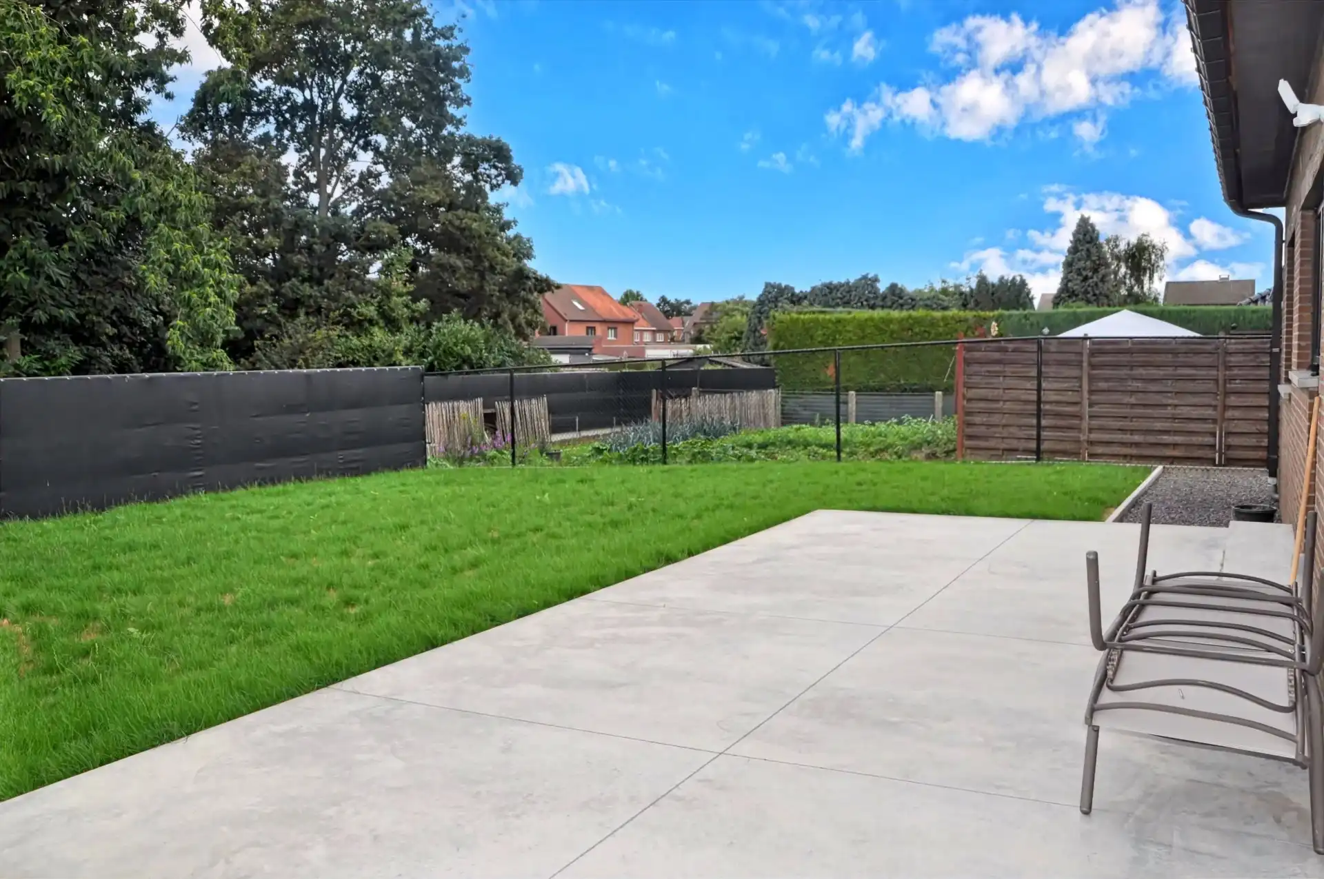 TIJDLOZE GERENOVEERDE WONING MET 2 SLPK’S IN RUSTIGE BUURT IN VELDWEZELT foto 12