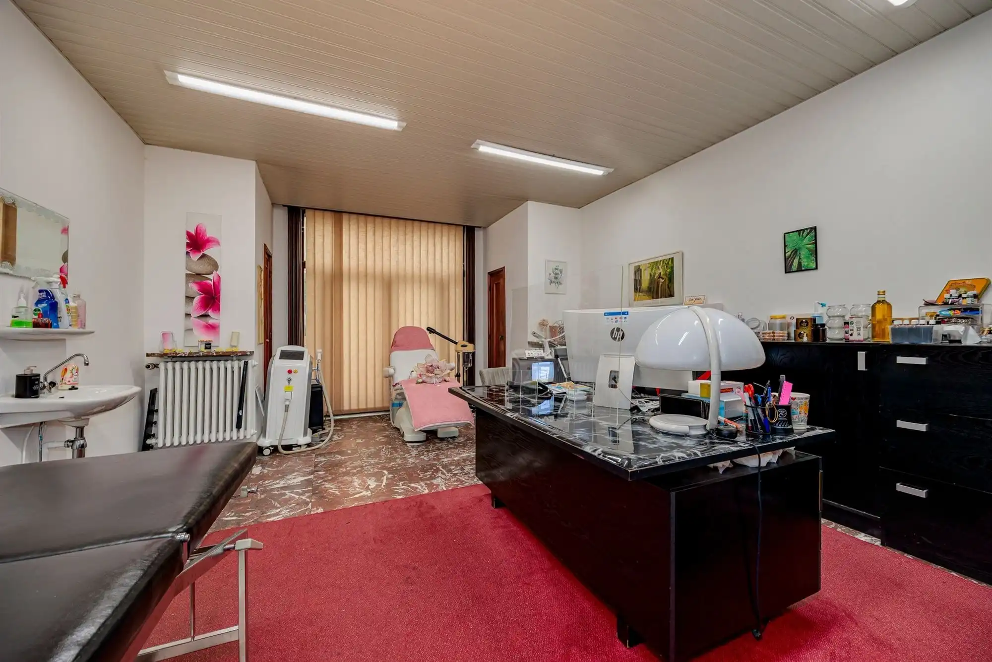 Ruime woning met veelzijdige praktijkruimtes foto 6