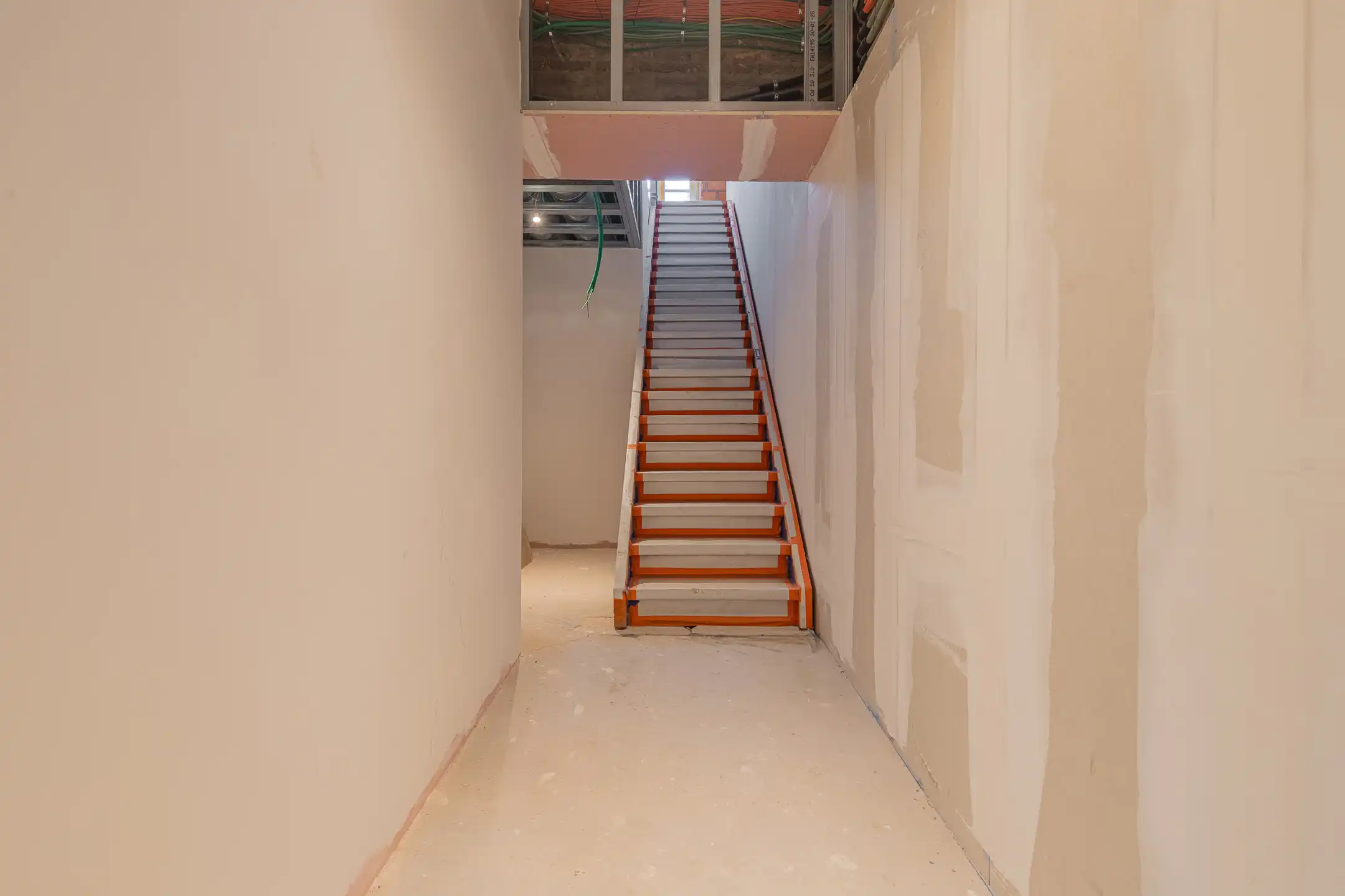 AALST – Uniek historisch handelspand met duplex appartement op absolute toplocatie foto 14