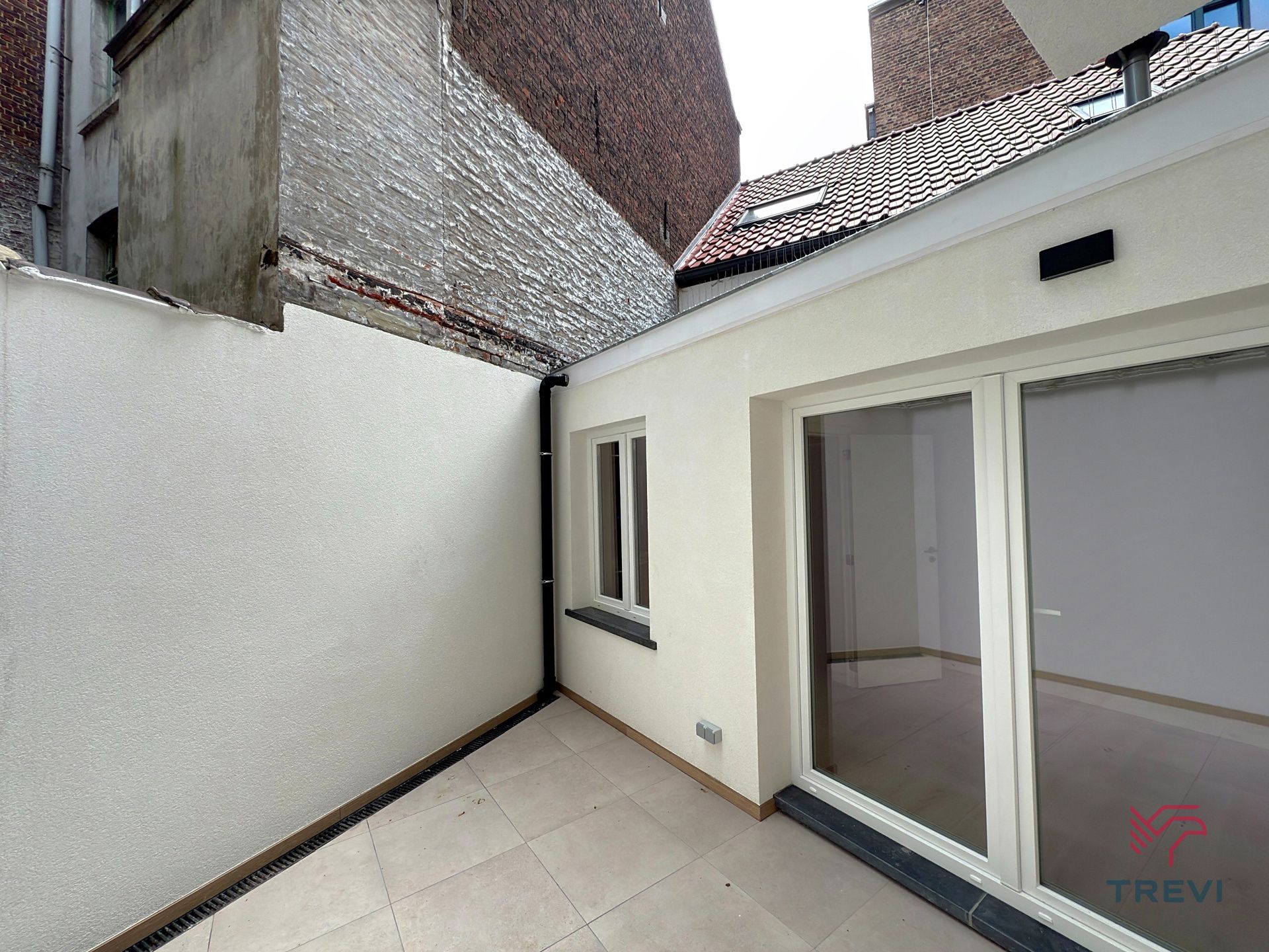 Gerenoveerd 2 slaapkamer appartement voor 1e bewoning! foto 15