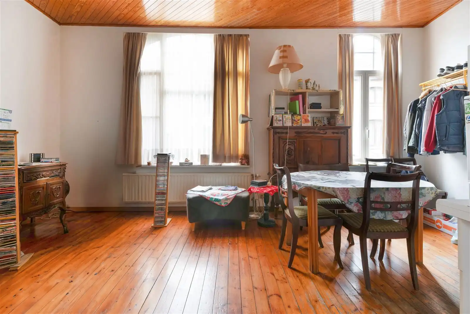 Ruim herenhuis in hartje Aalst foto 17